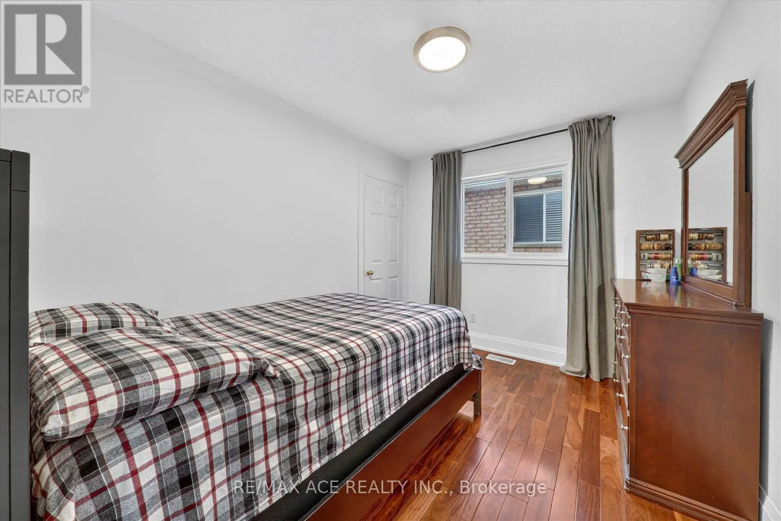 1446 SANDHURST CRESCENT