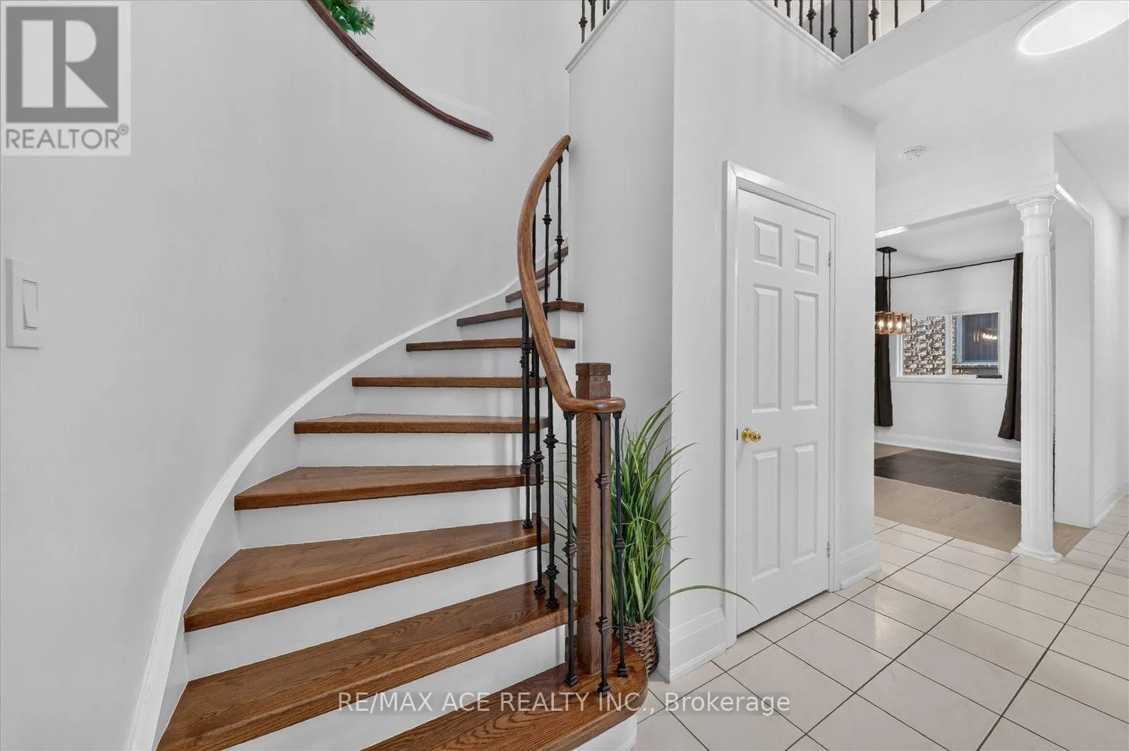 1446 SANDHURST CRESCENT