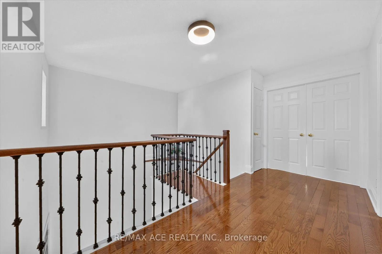 1446 SANDHURST CRESCENT