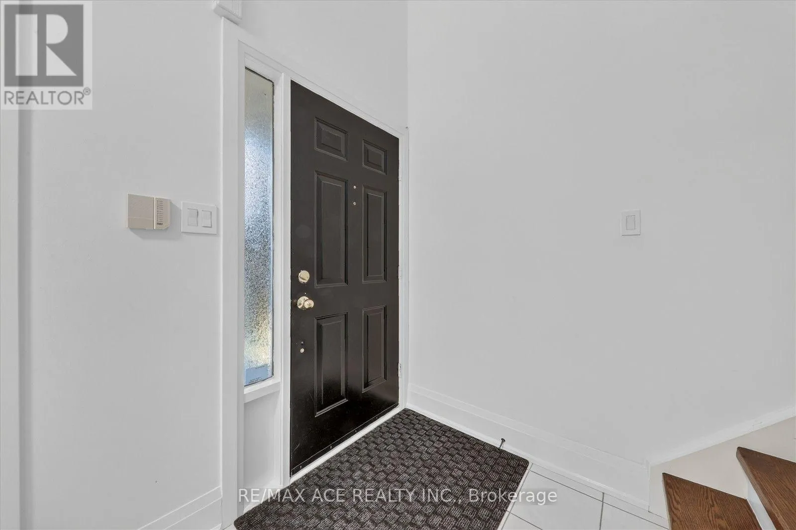 1446 SANDHURST CRESCENT