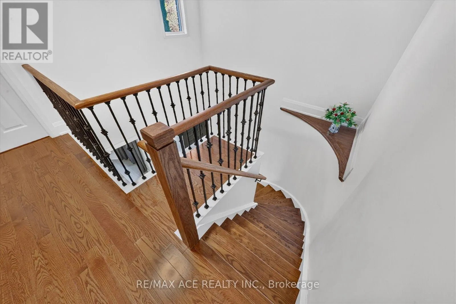 1446 SANDHURST CRESCENT