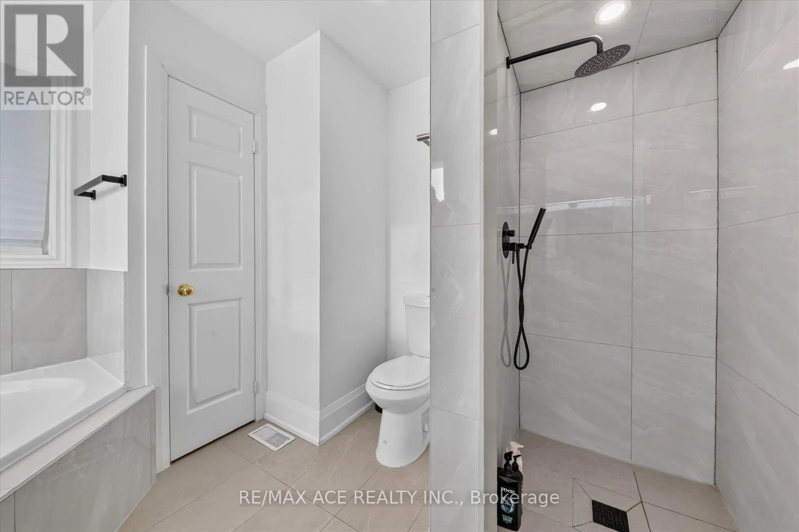 1446 SANDHURST CRESCENT