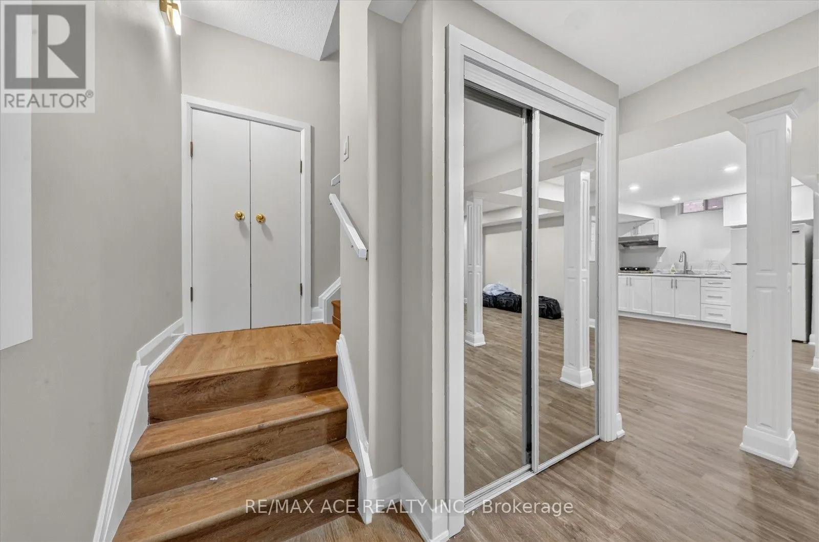 1446 SANDHURST CRESCENT
