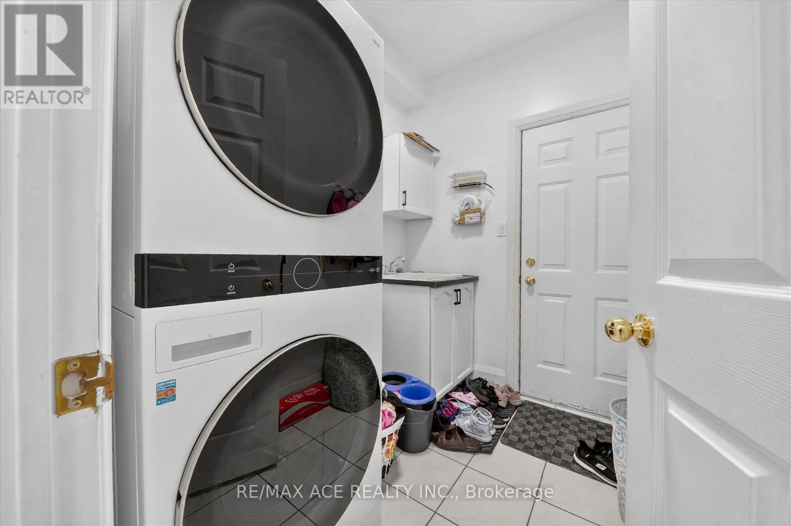 1446 SANDHURST CRESCENT