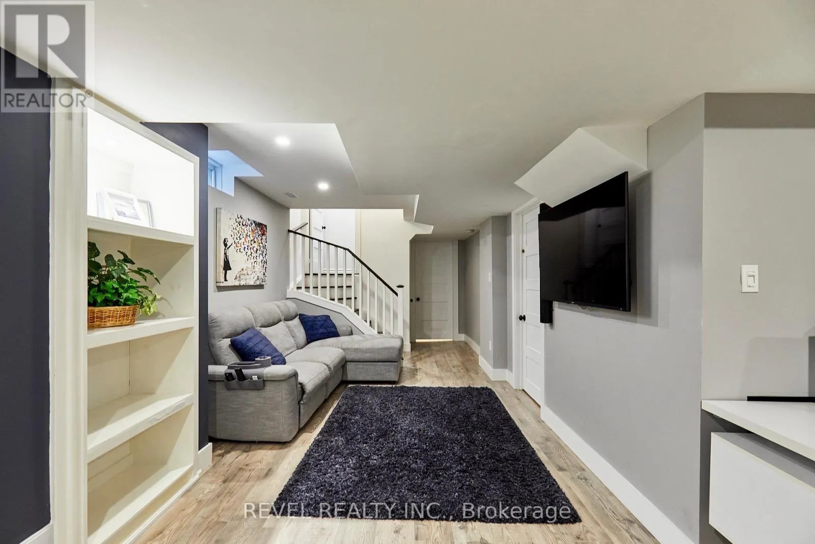 20 BREAKWATER DRIVE