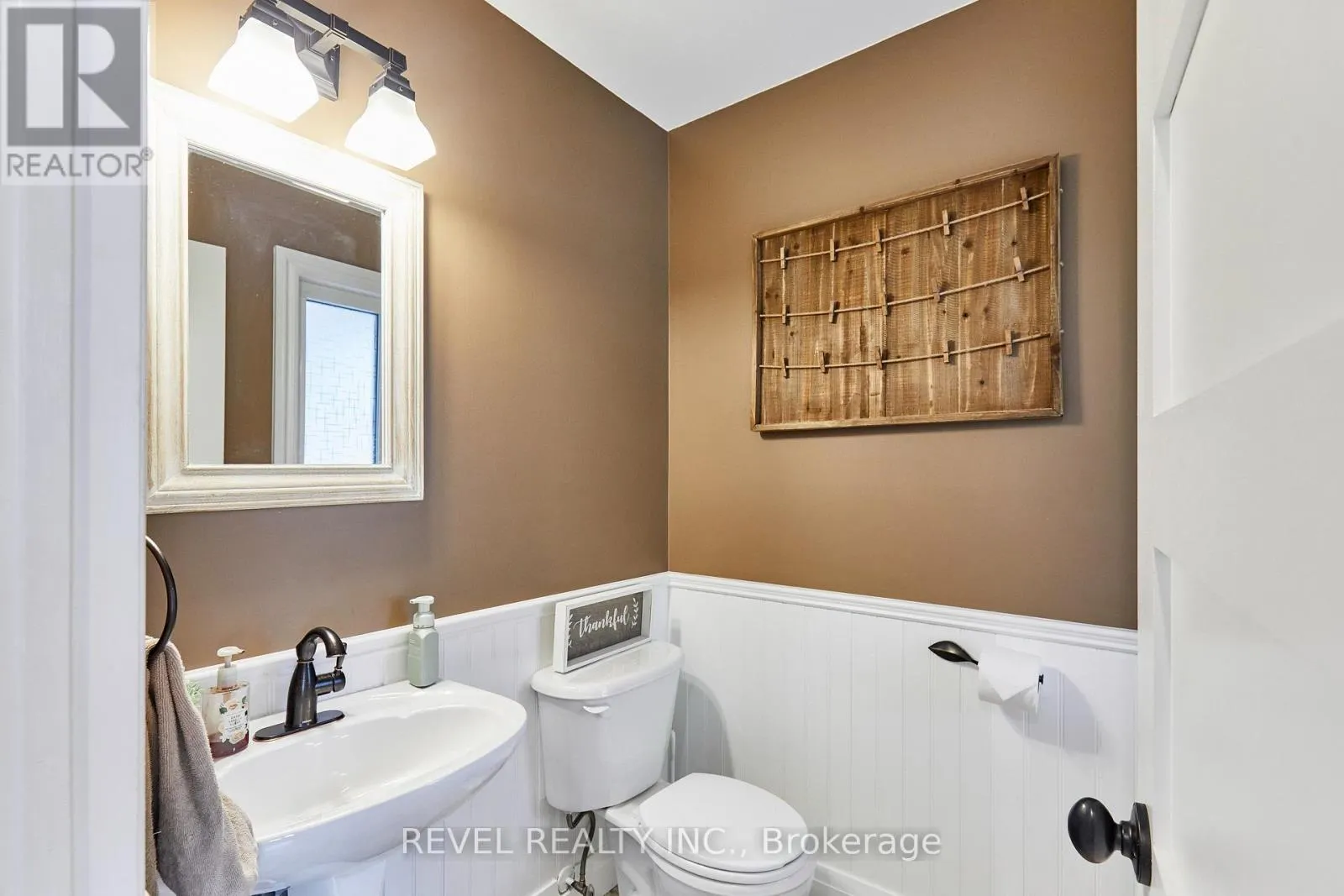 20 BREAKWATER DRIVE