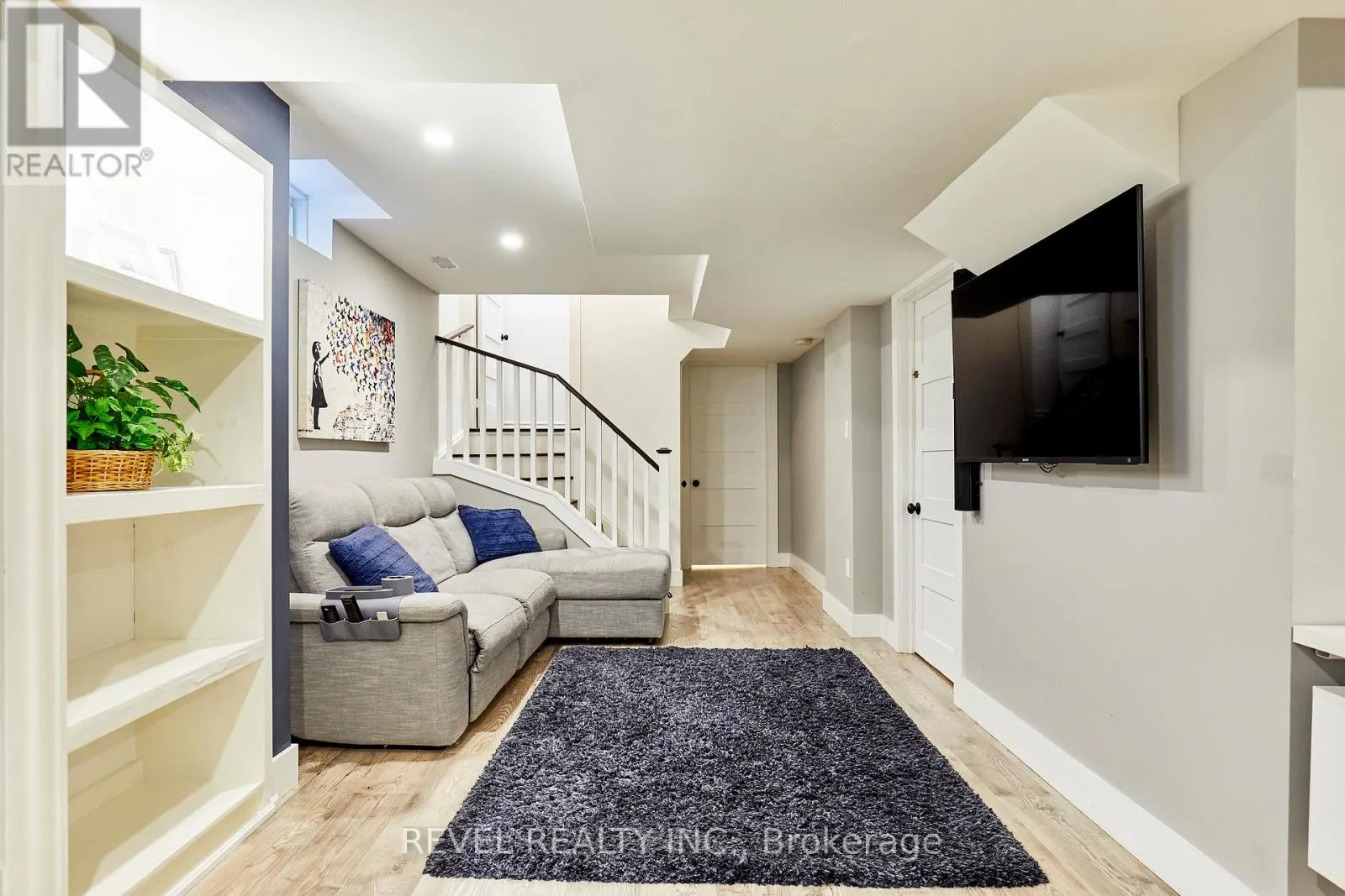 20 BREAKWATER DRIVE