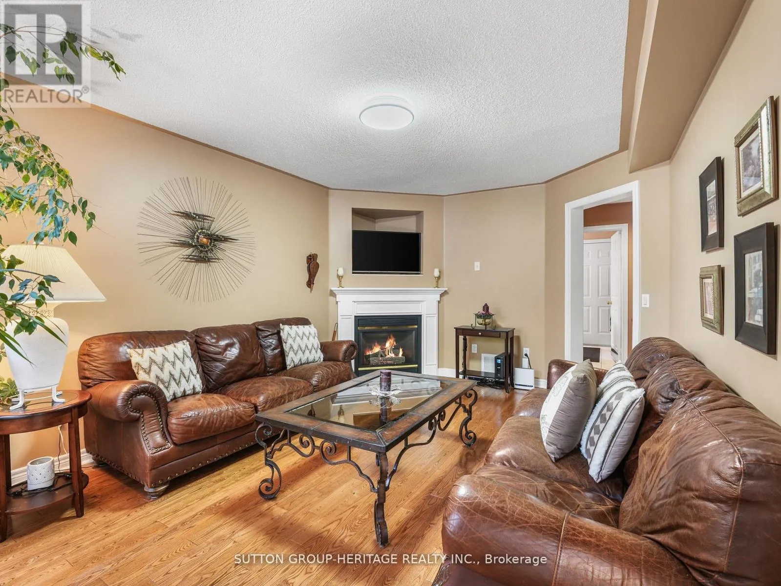 51 ANNIE CRESCENT