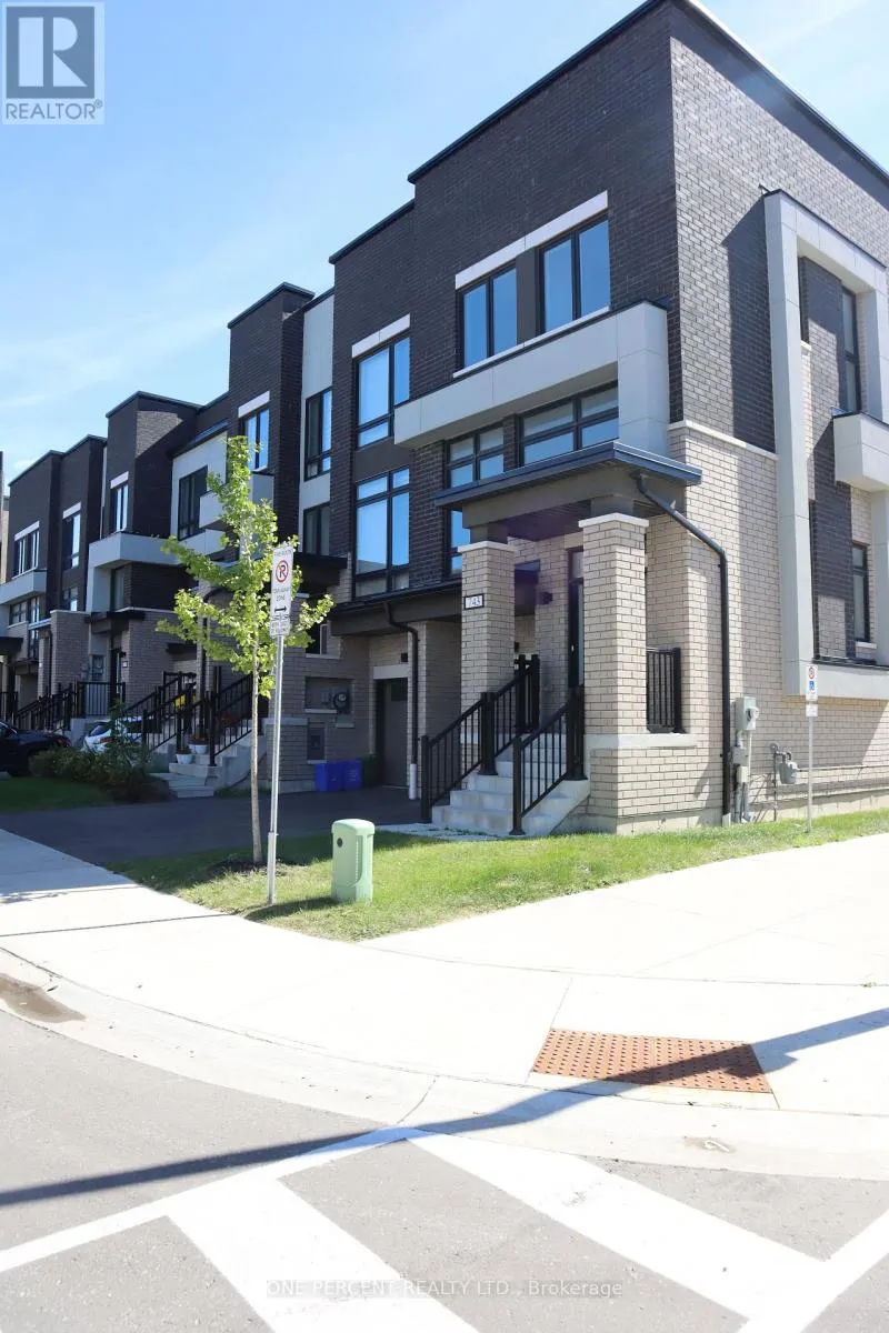 743 STANSTEAD PATH