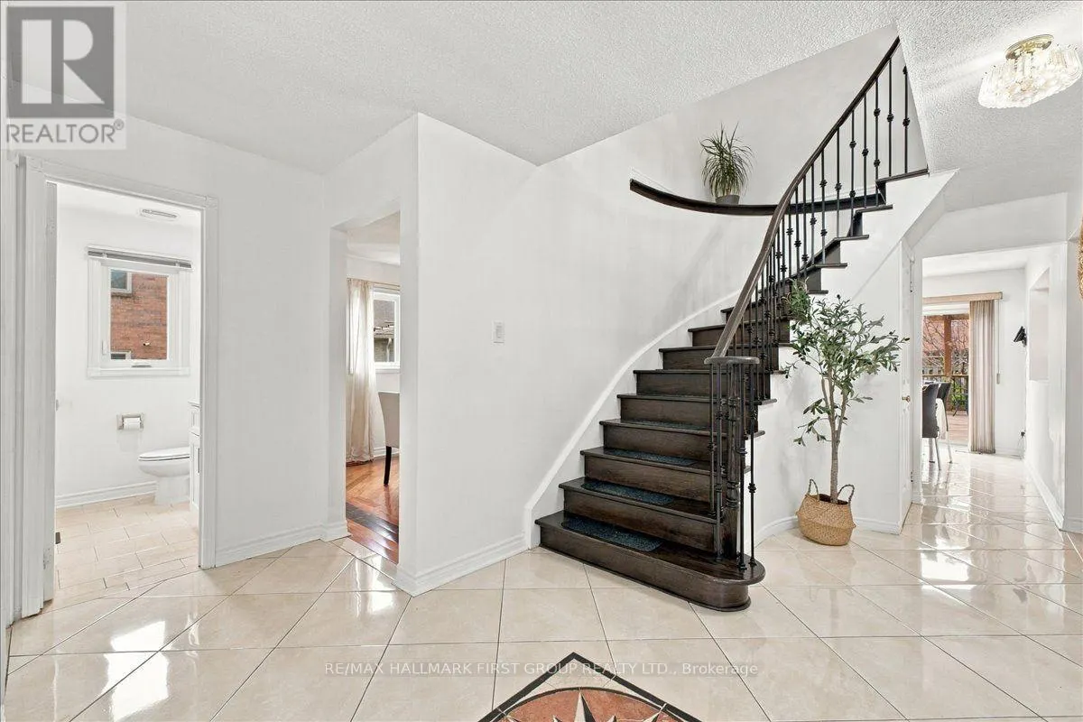 1582 KELVINWAY LANE