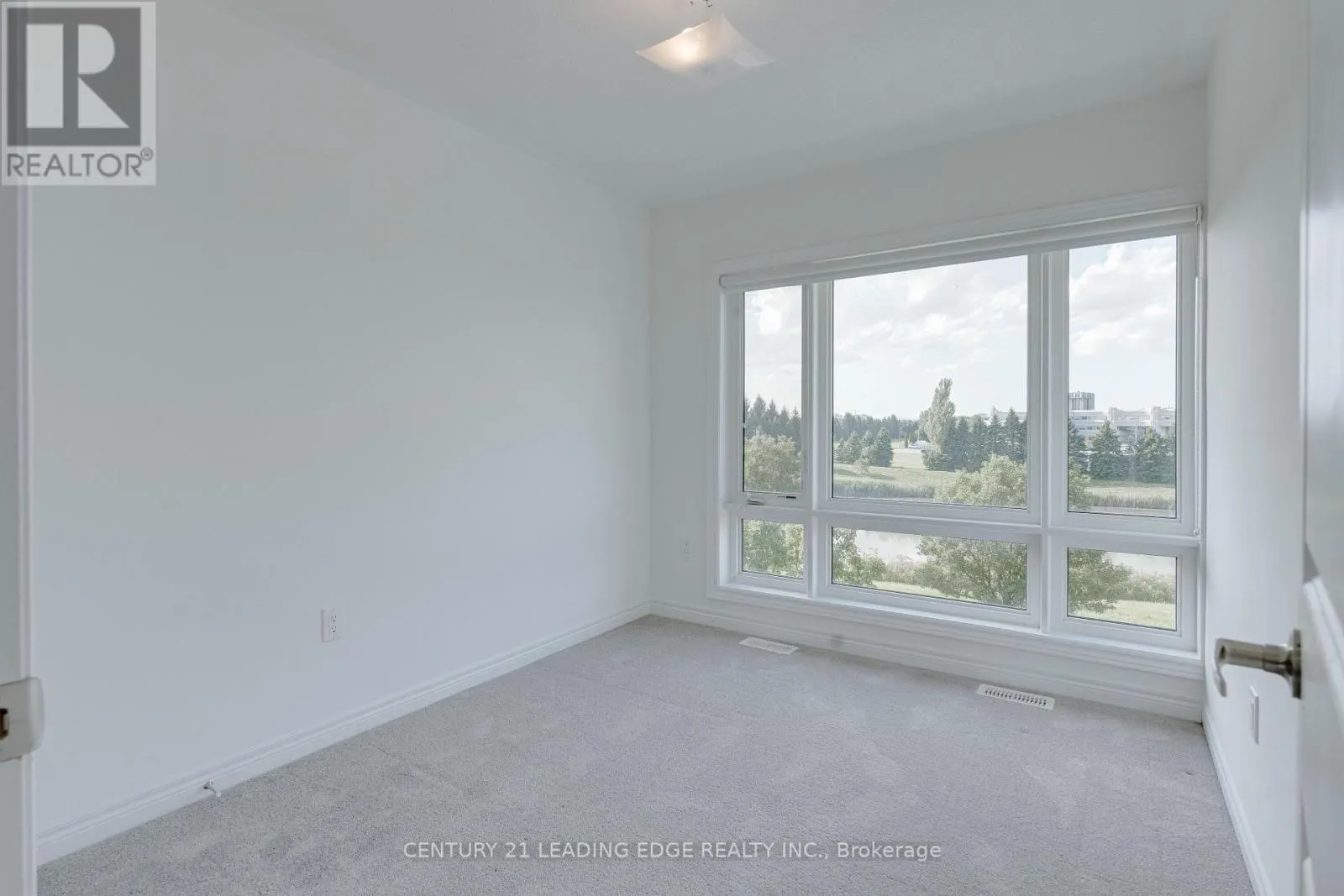 15 HAYDOCK WAY