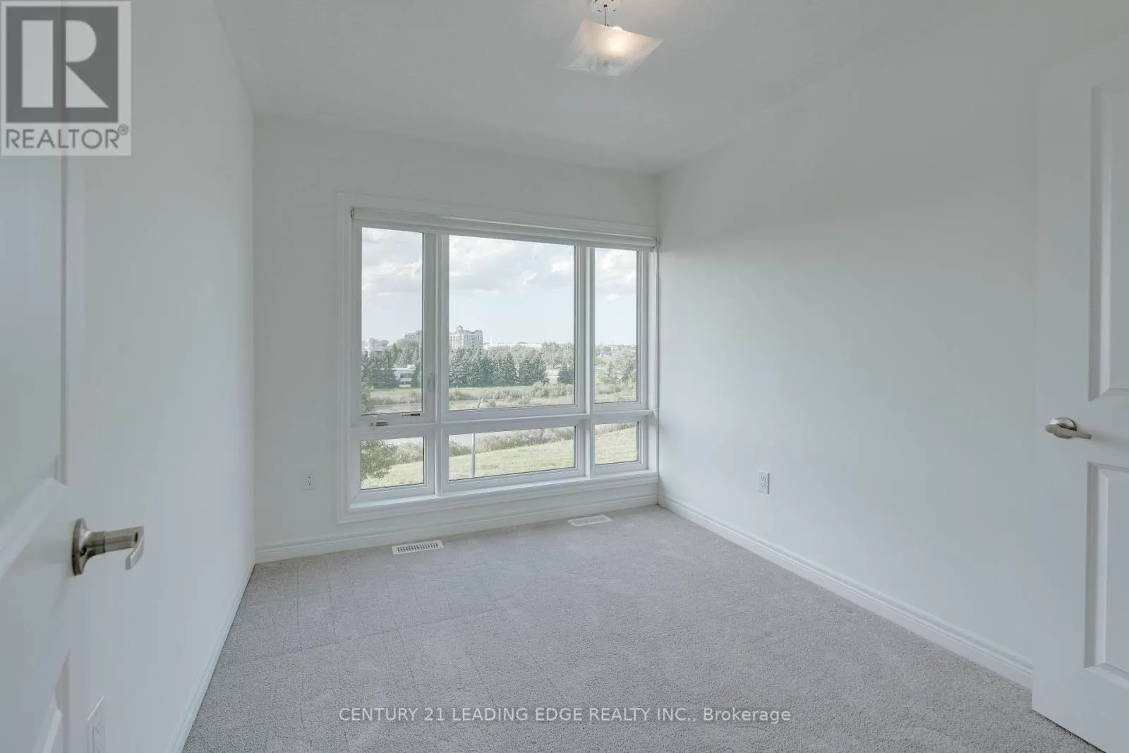 15 HAYDOCK WAY