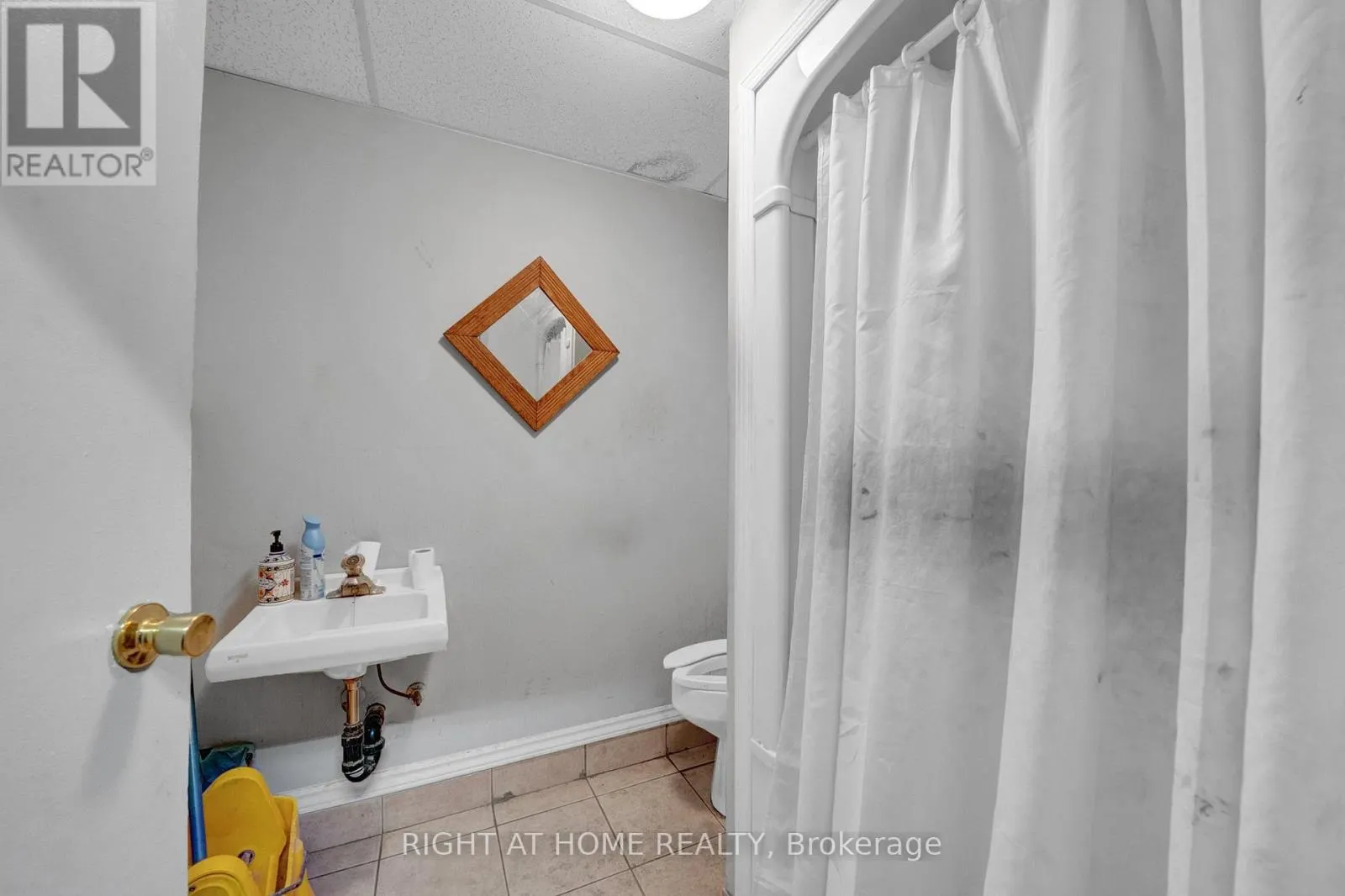 16 - 520 WESTNEY ROAD S