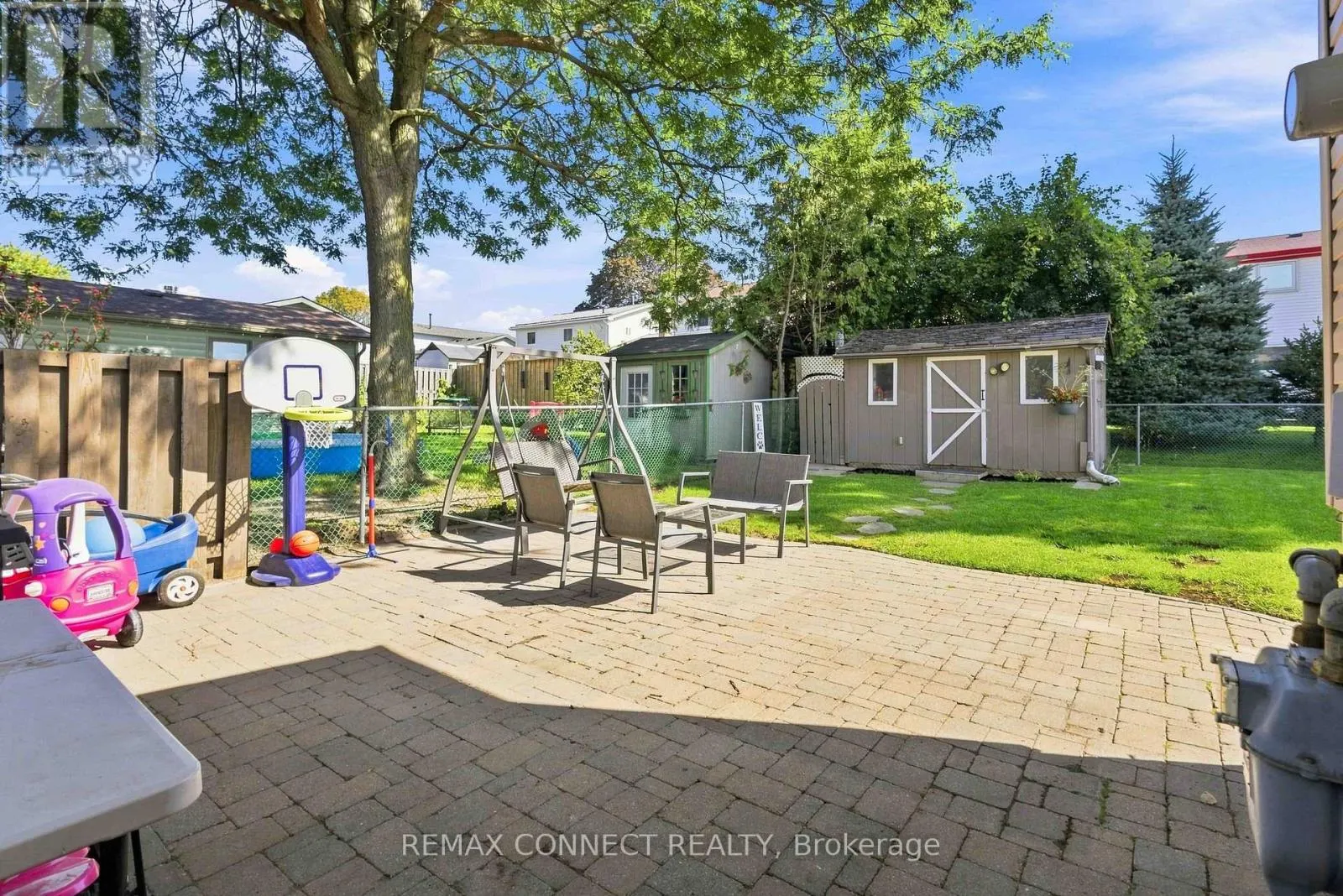 31 ROSER CRESCENT