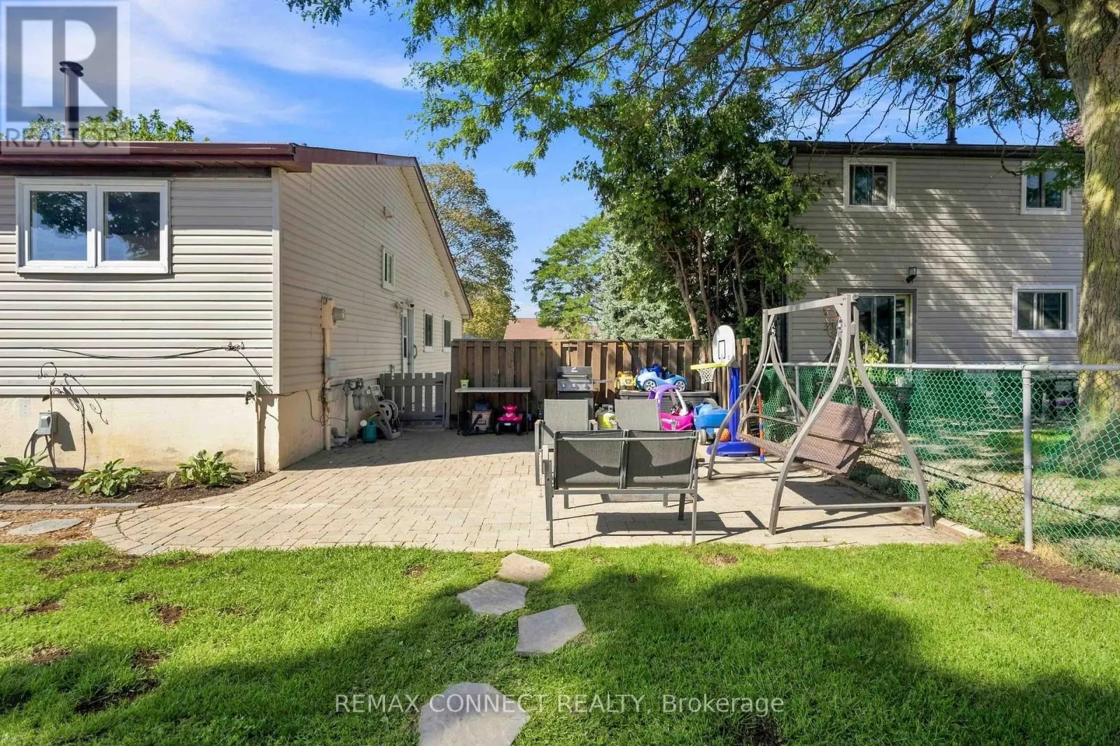 31 ROSER CRESCENT