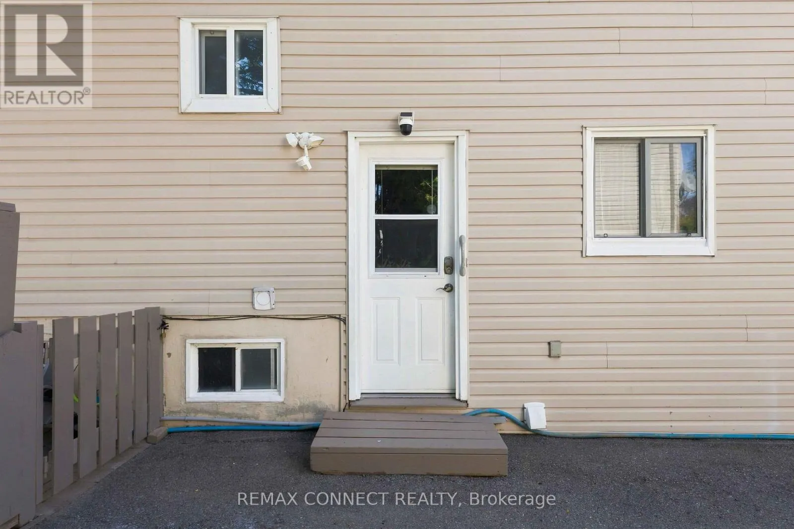 31 ROSER CRESCENT