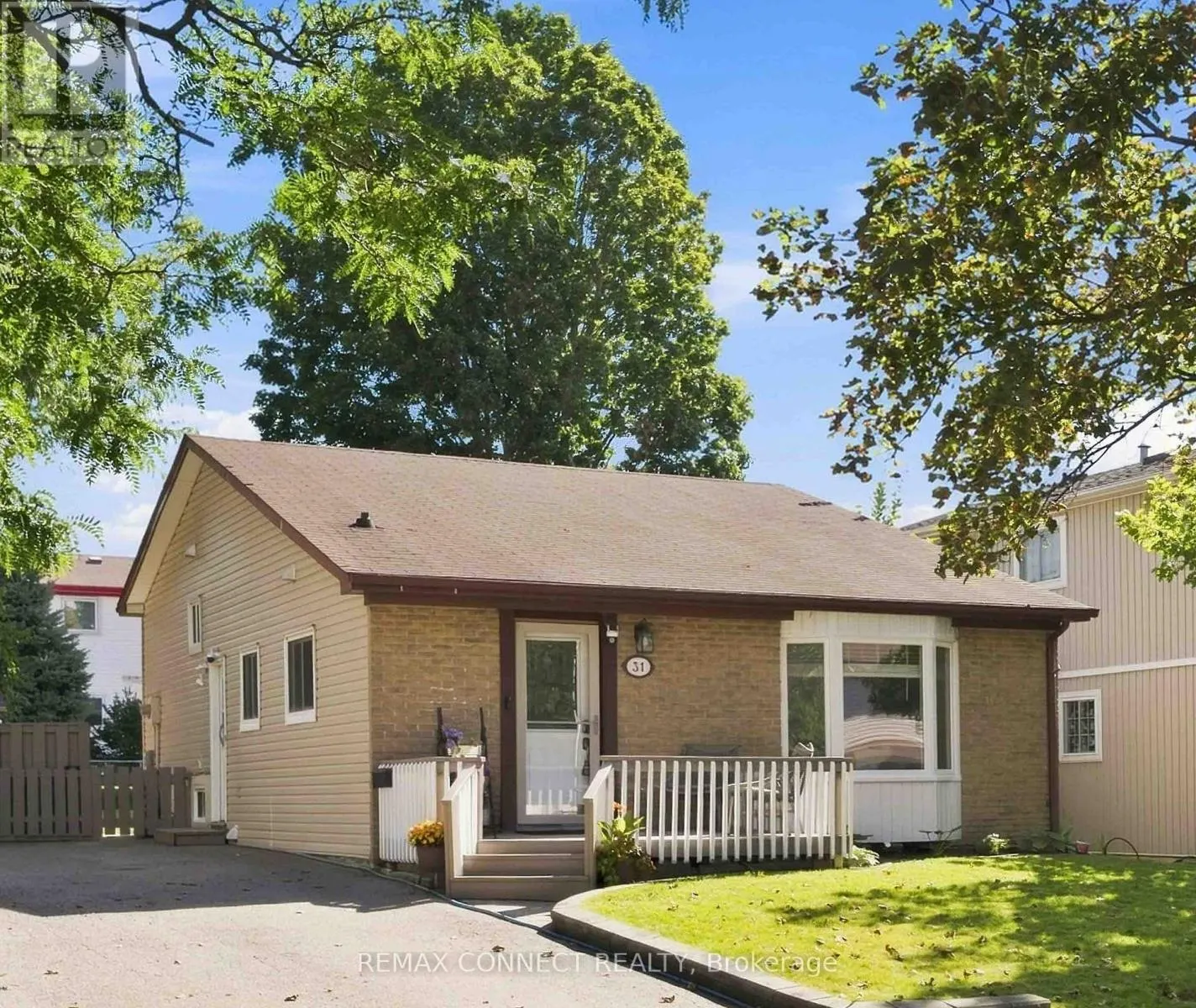 31 ROSER CRESCENT