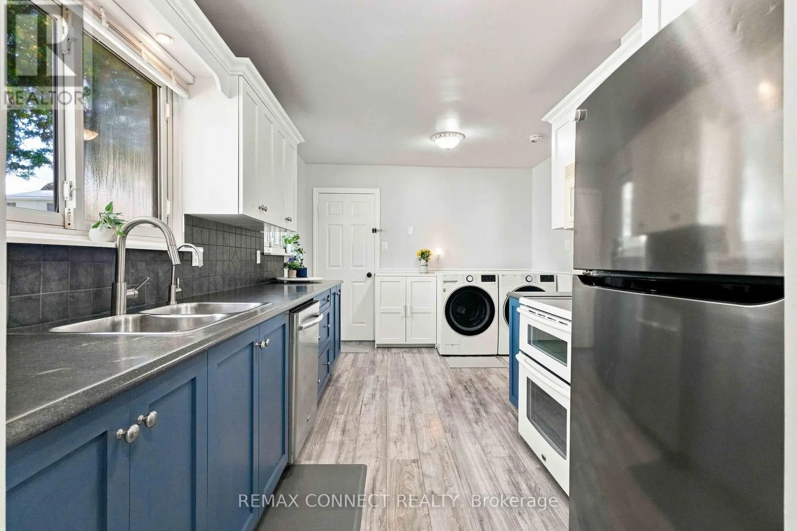 31 ROSER CRESCENT