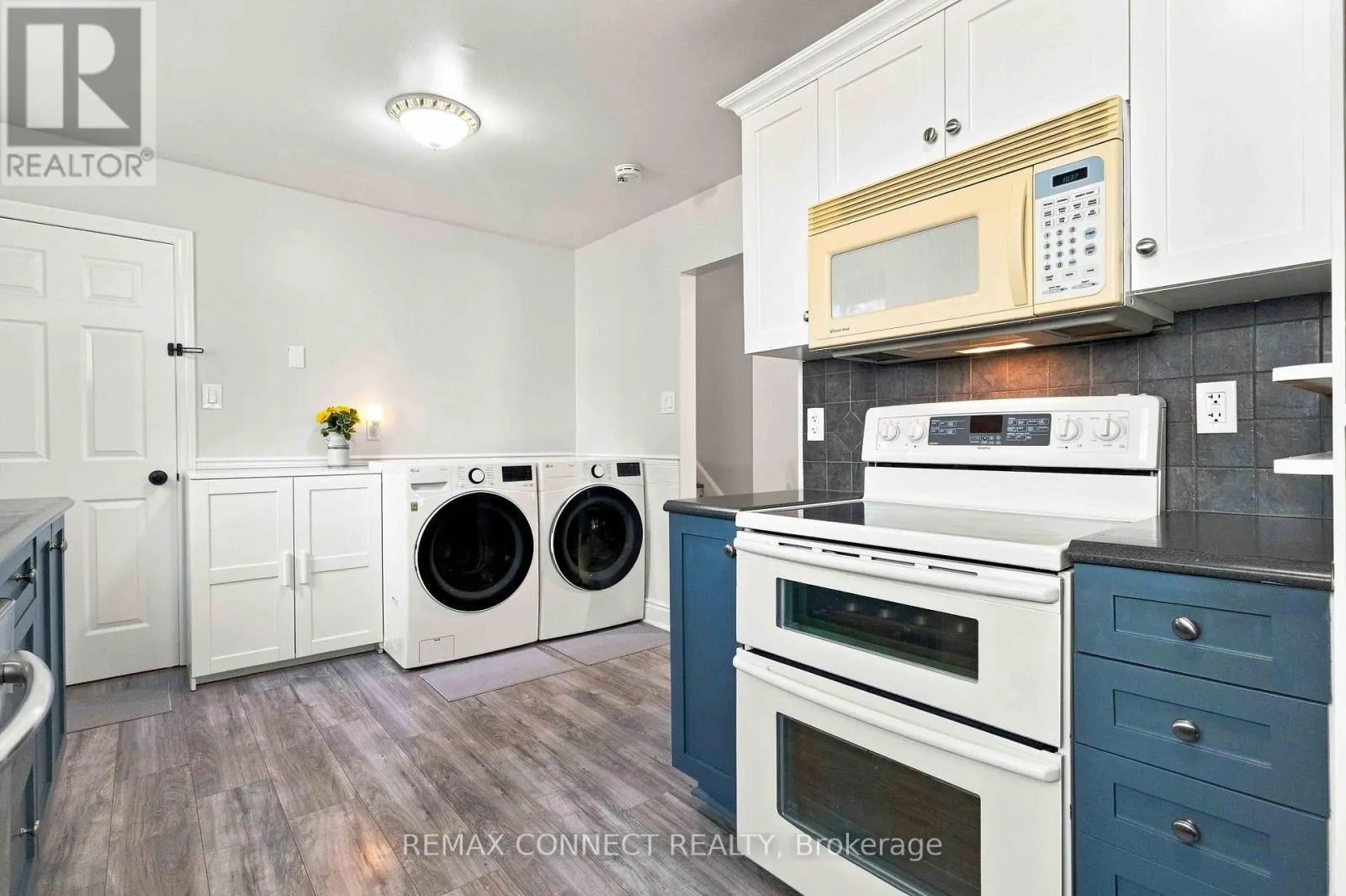 31 ROSER CRESCENT
