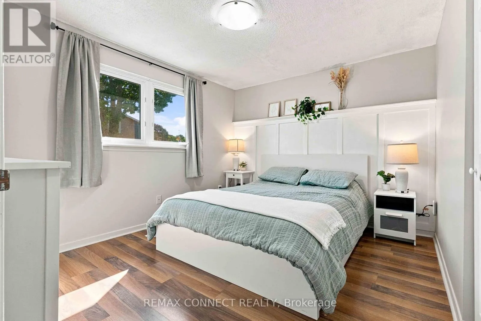 31 ROSER CRESCENT