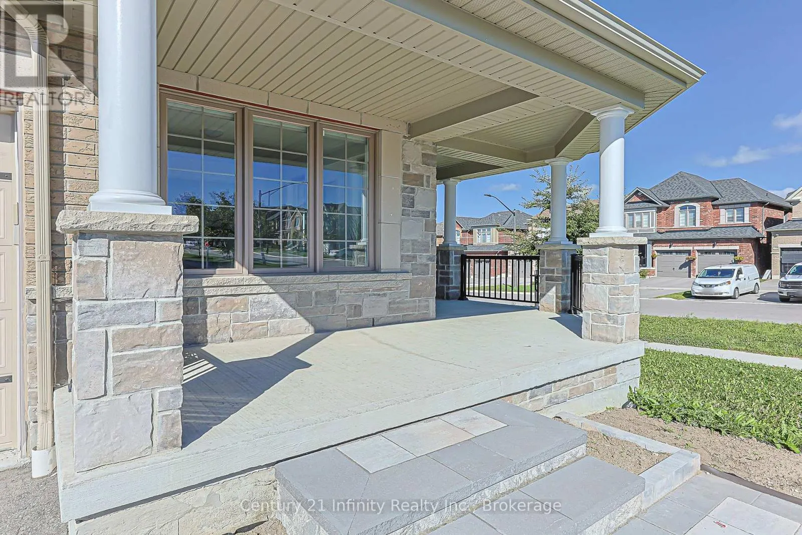2 GILLIVARY DRIVE