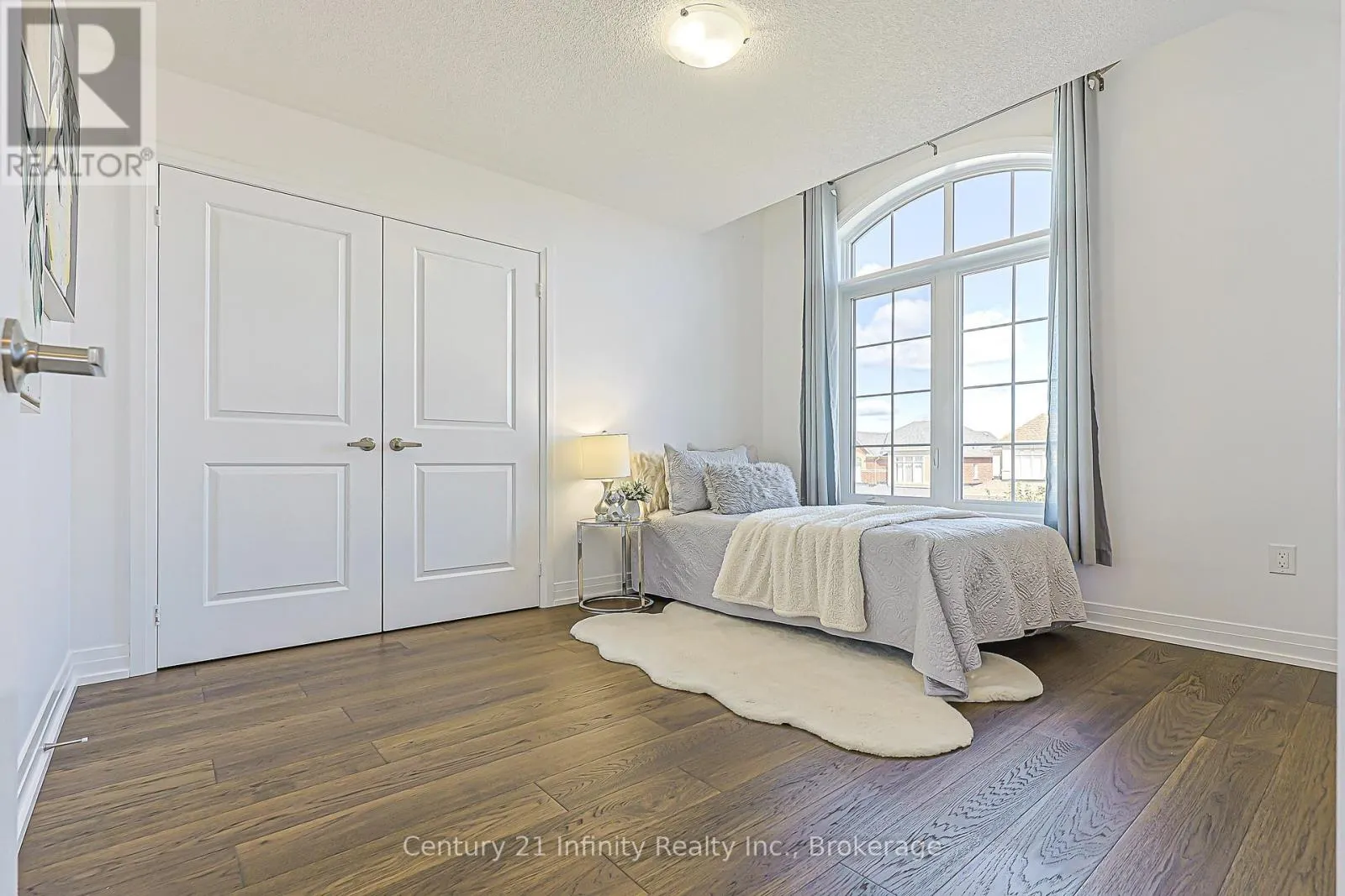 2 GILLIVARY DRIVE
