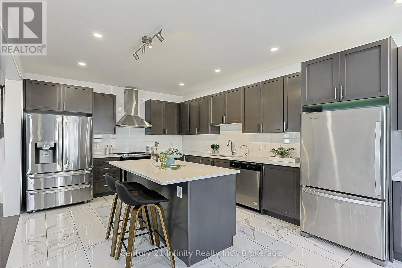 2 GILLIVARY DRIVE