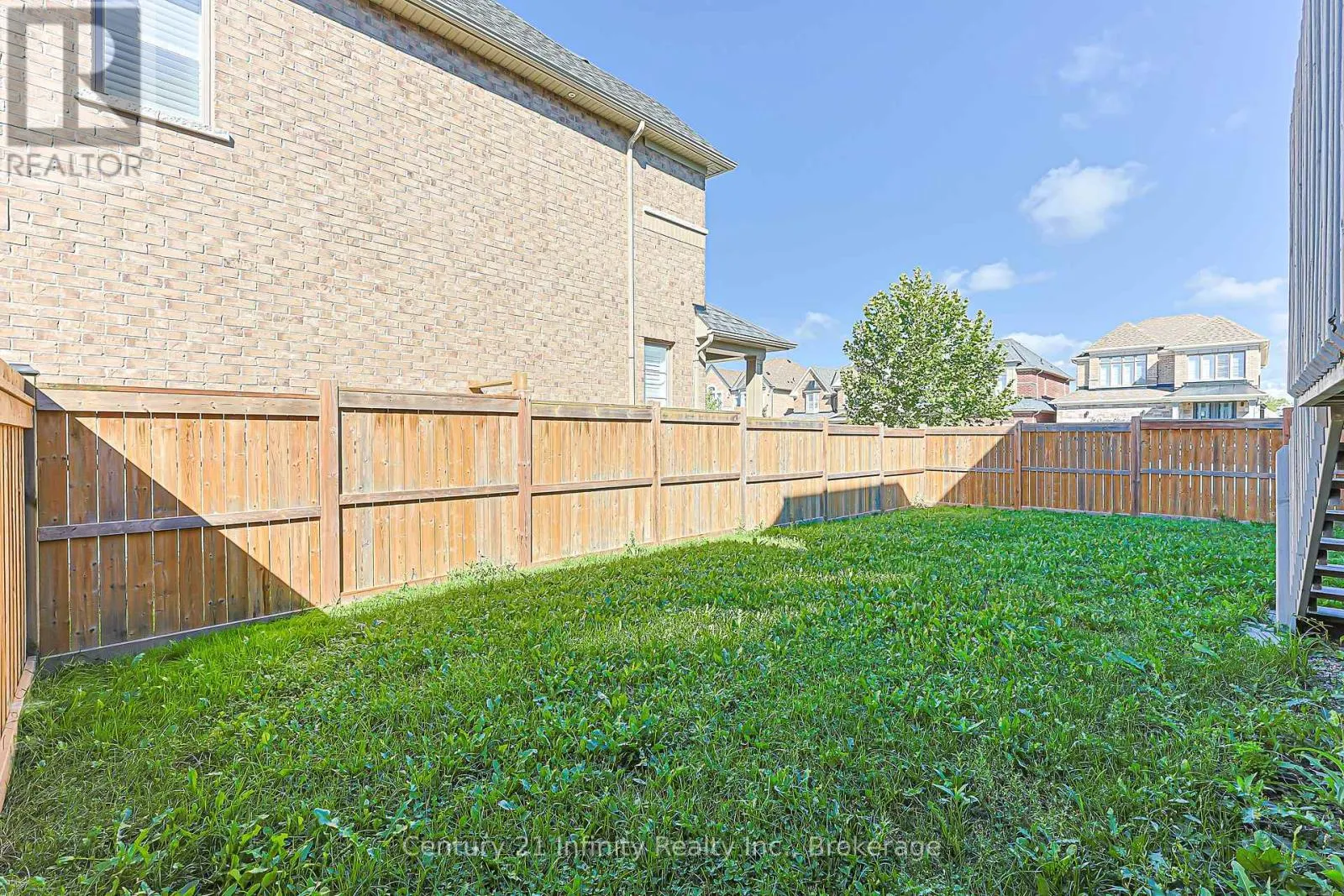 2 GILLIVARY DRIVE