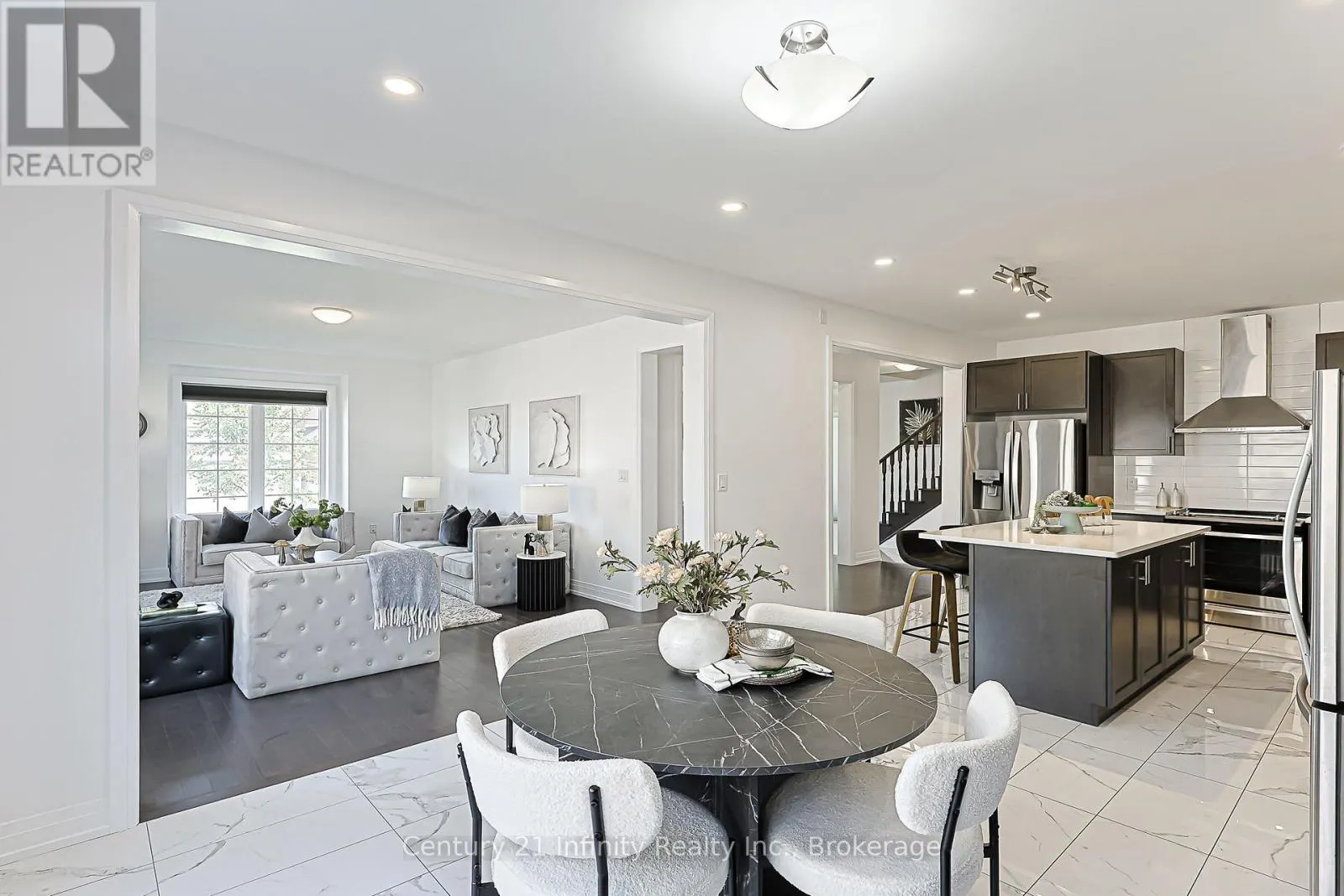 2 GILLIVARY DRIVE