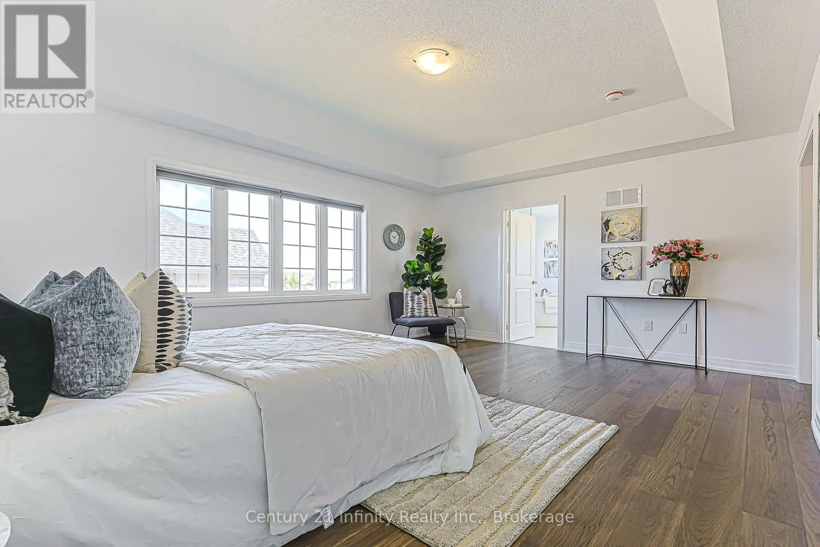 2 GILLIVARY DRIVE