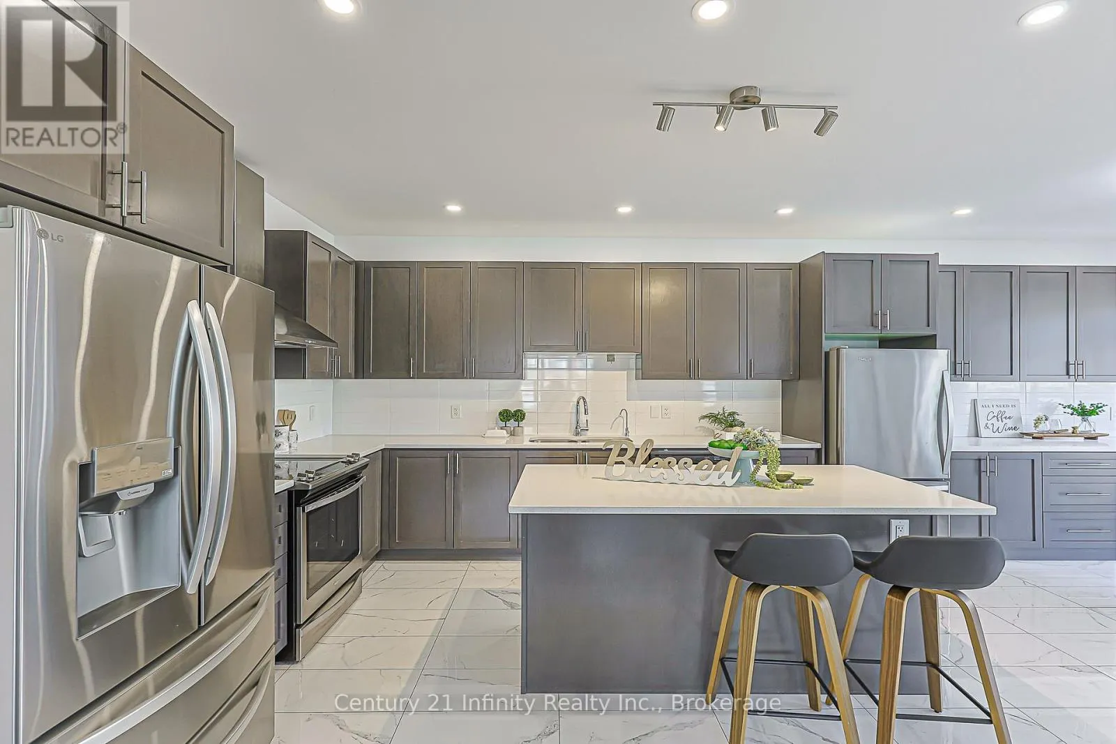2 GILLIVARY DRIVE