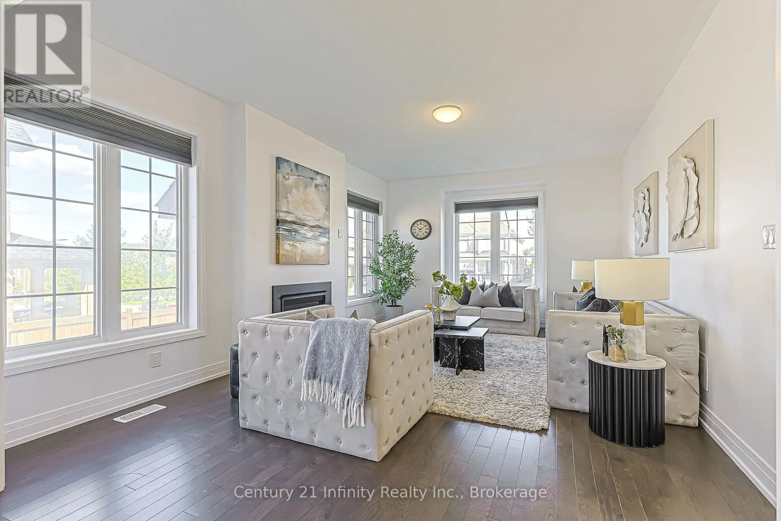 2 GILLIVARY DRIVE