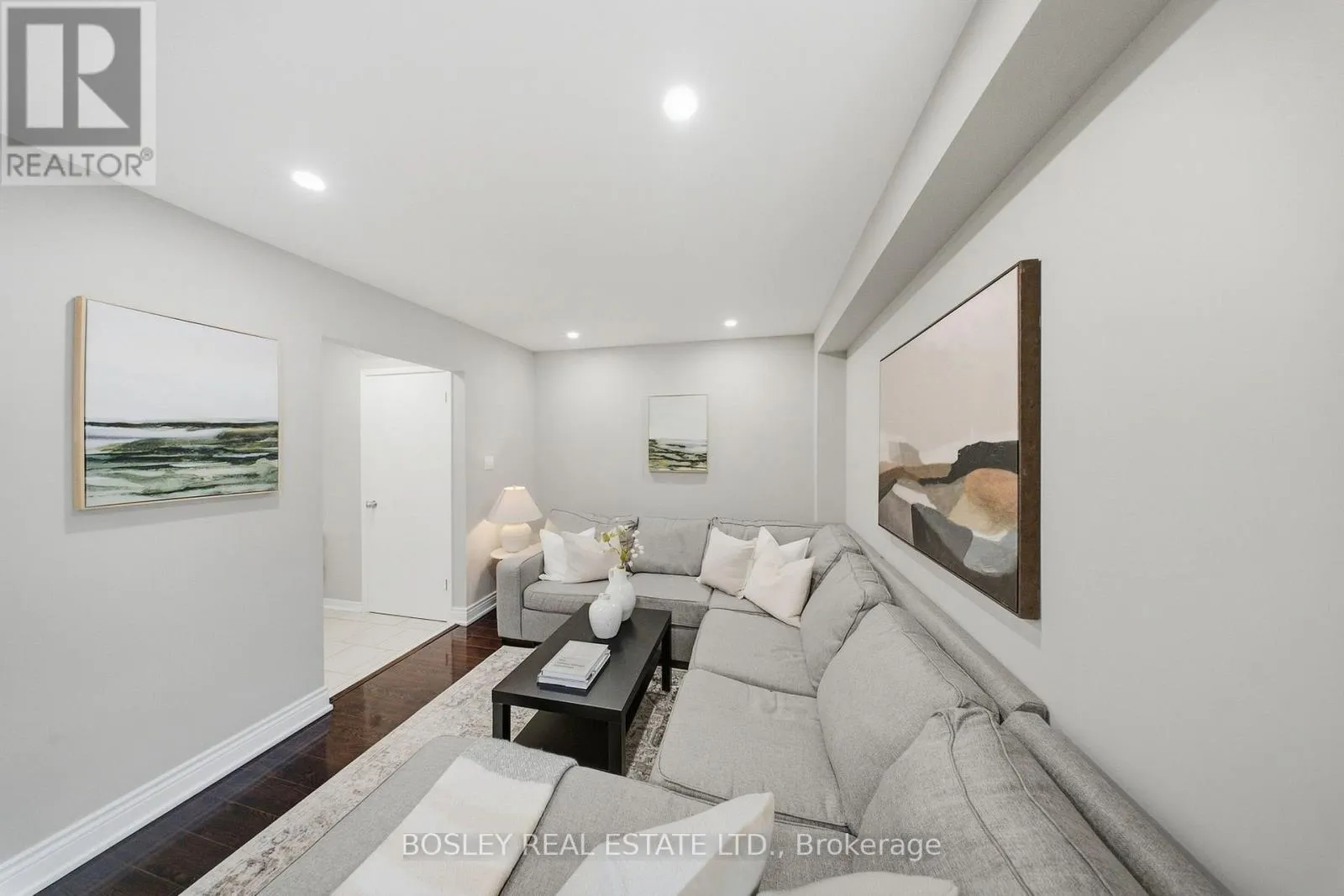865 GENTRY CRESCENT