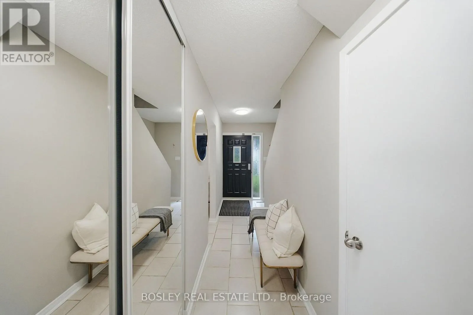 865 GENTRY CRESCENT