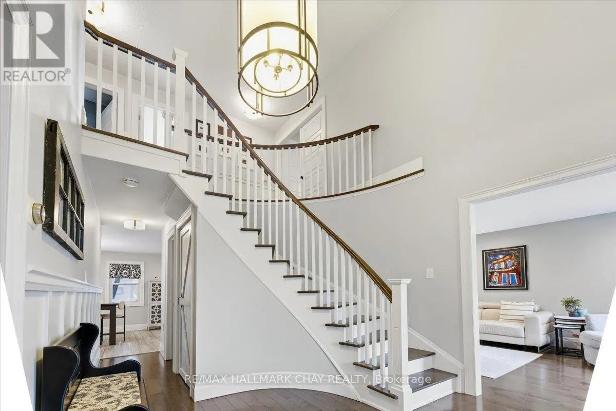 5 DRAPER COURT