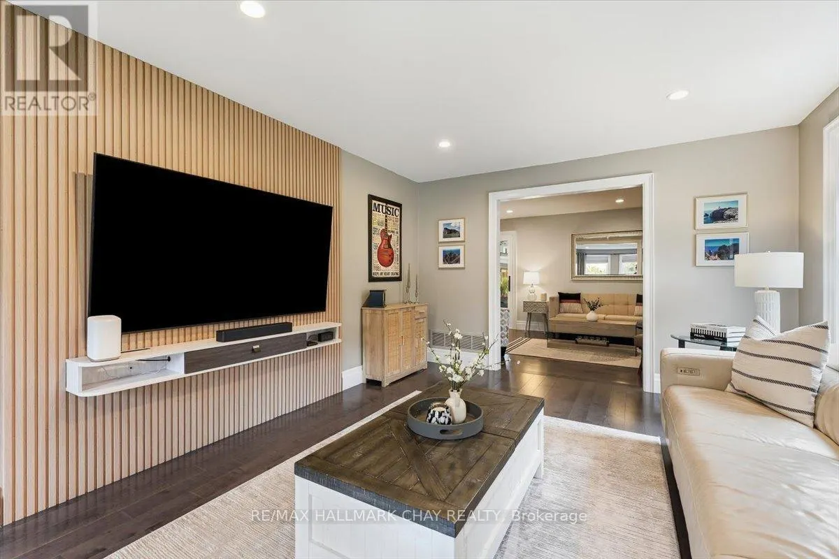 5 DRAPER COURT