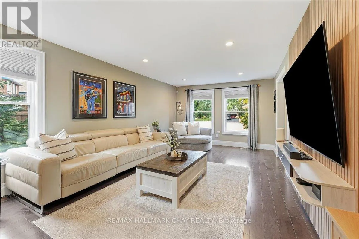 5 DRAPER COURT