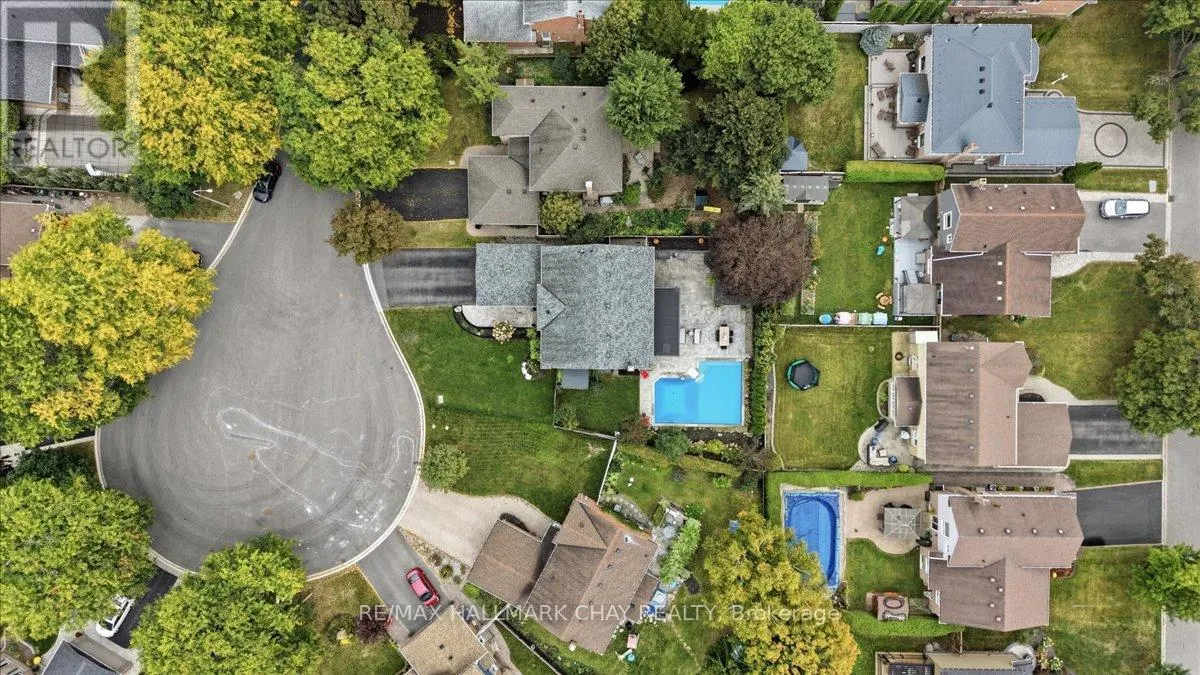 5 DRAPER COURT