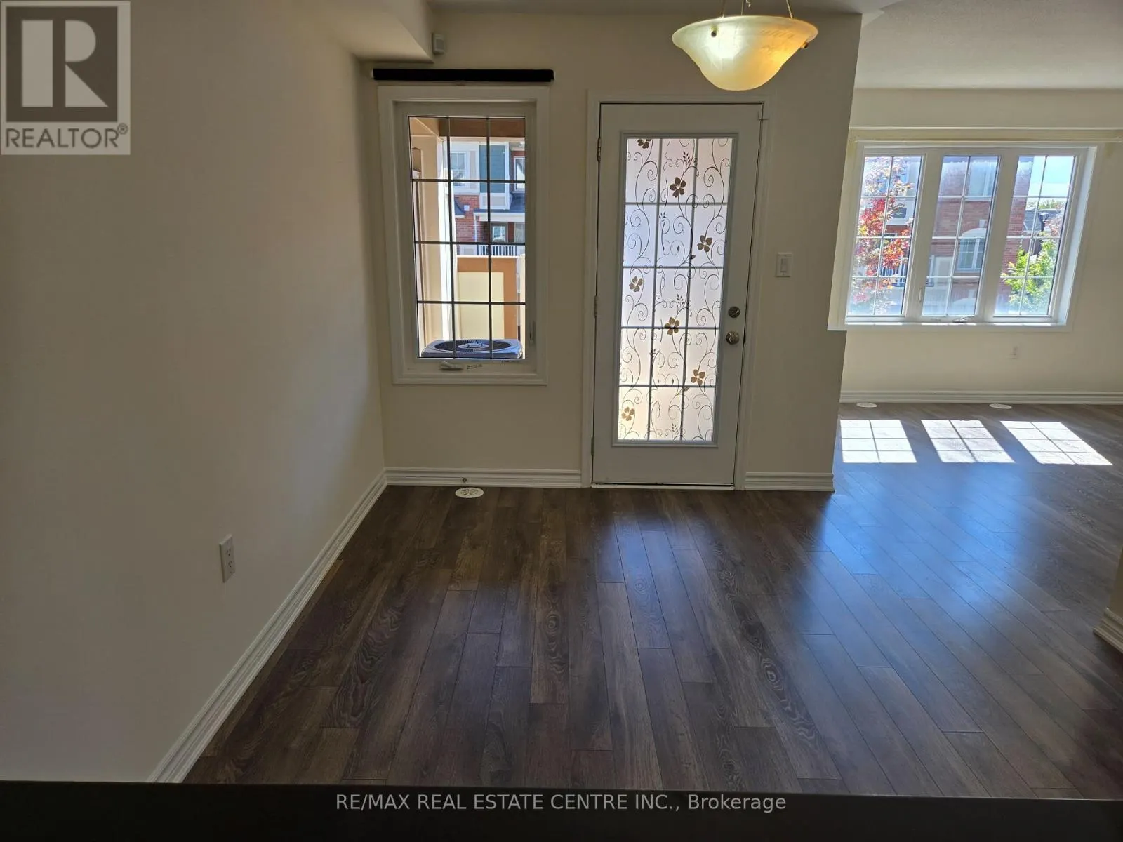 1084 SILK STREET