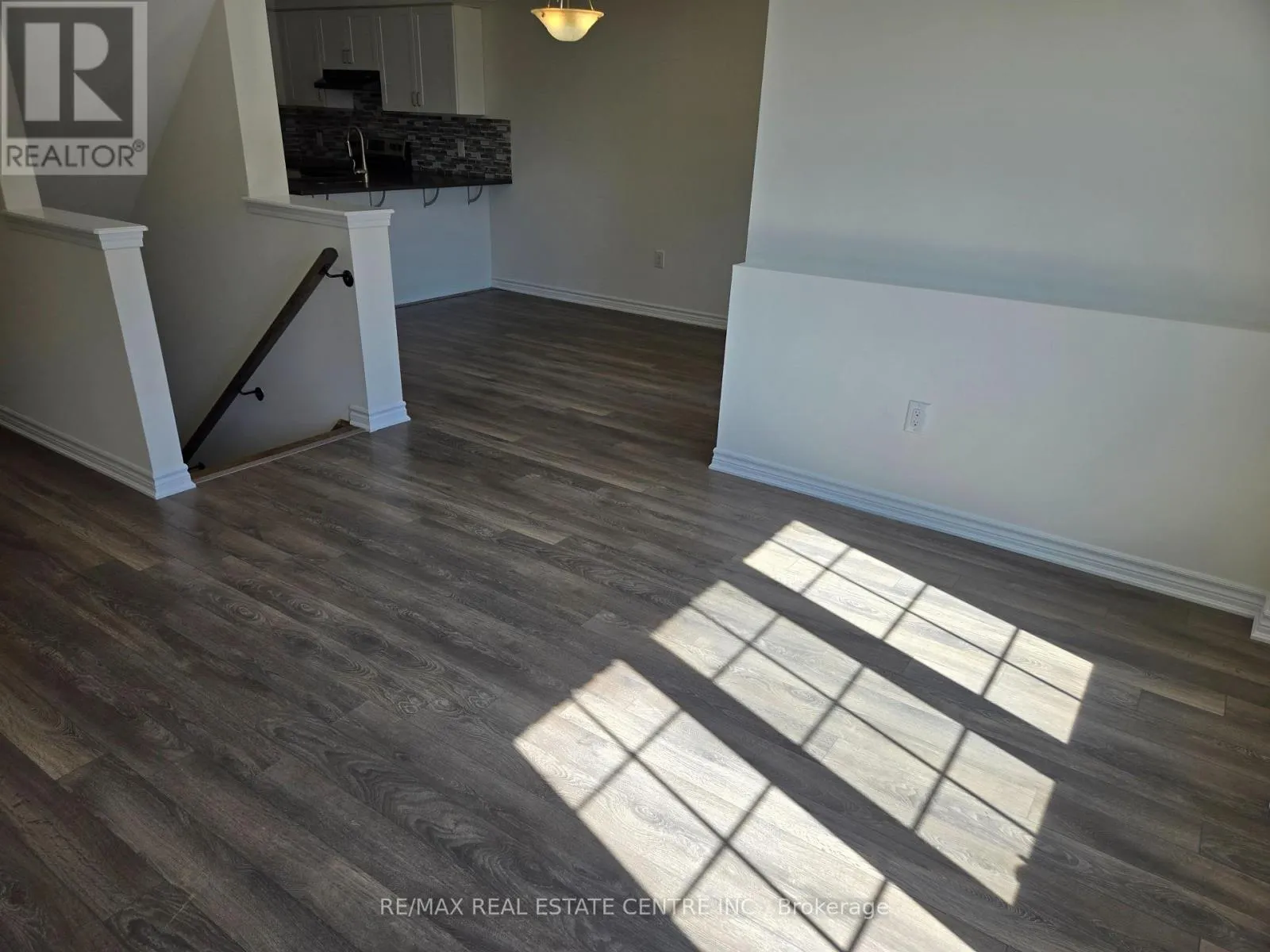 1084 SILK STREET