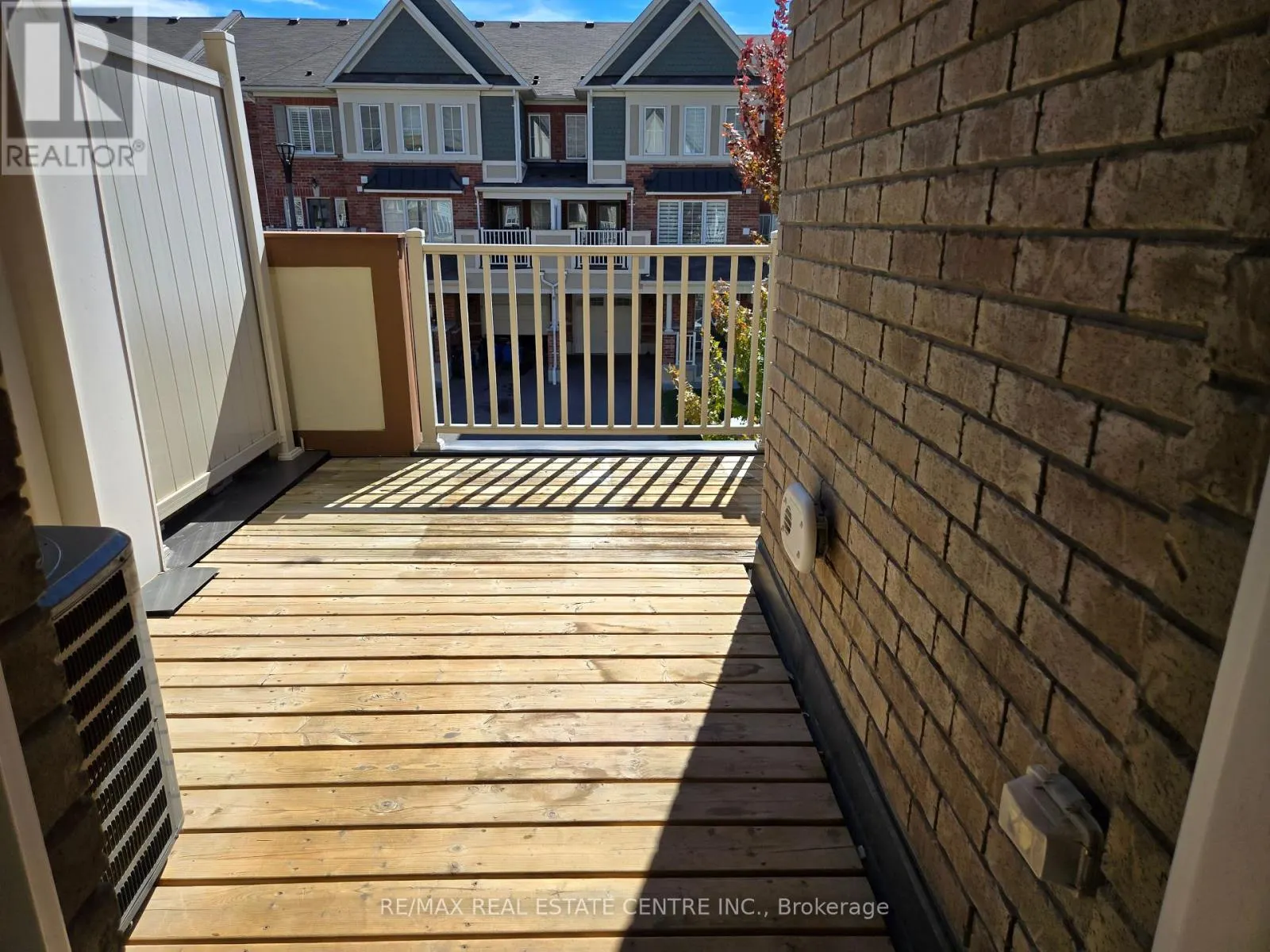 1084 SILK STREET