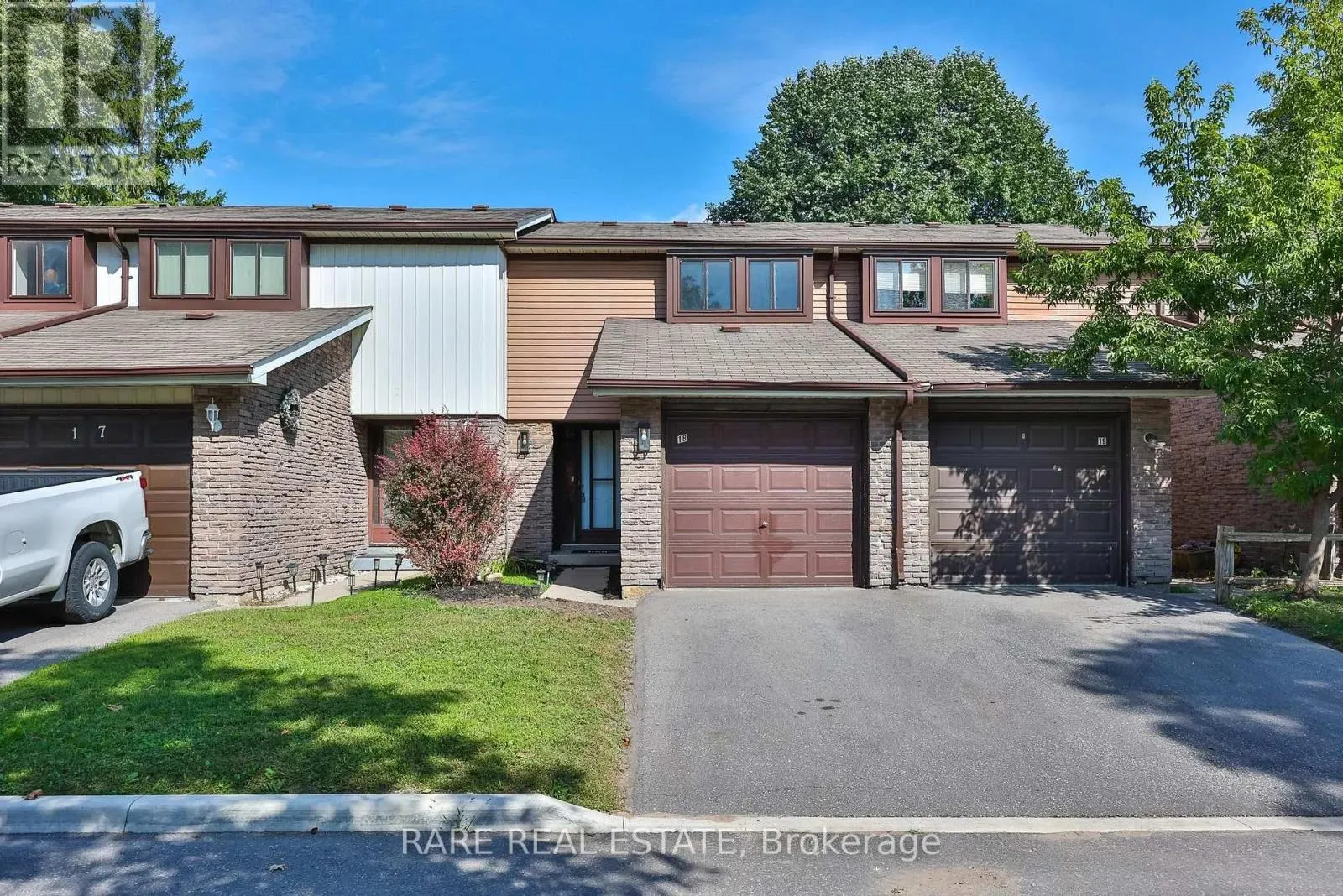 18 - 221 ORMOND DRIVE