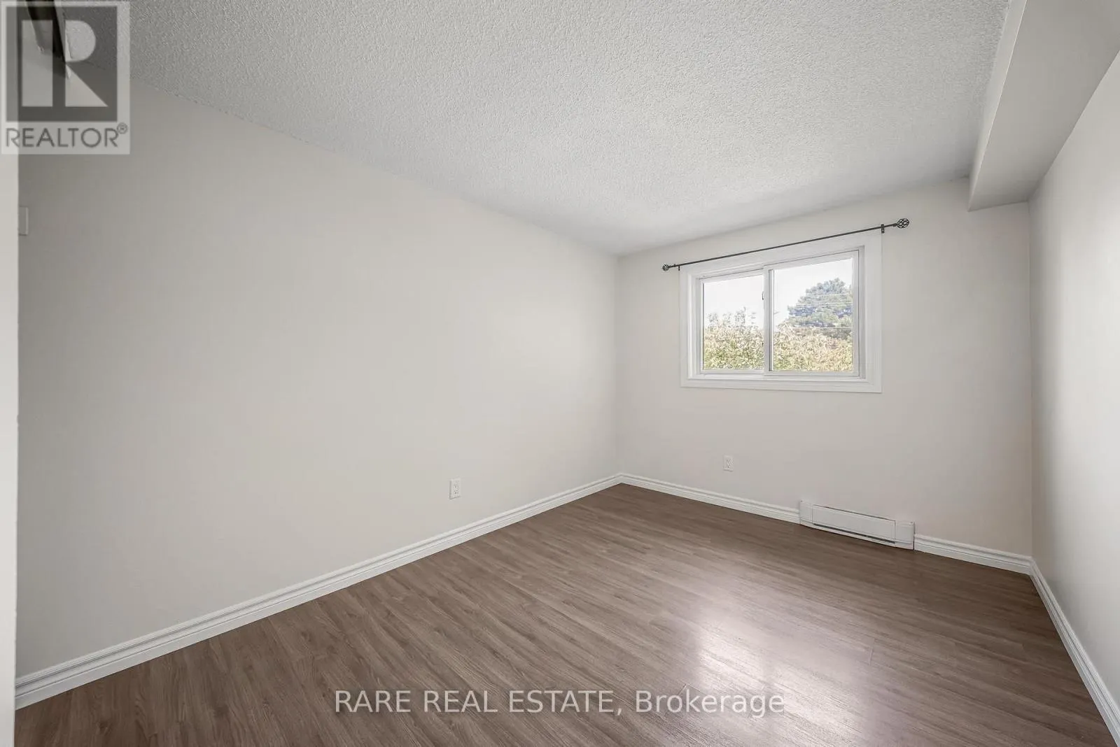 18 - 221 ORMOND DRIVE