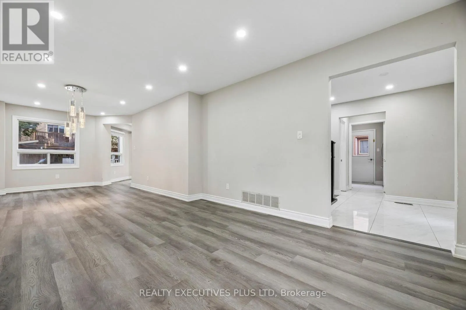 693 BARNES CRESCENT
