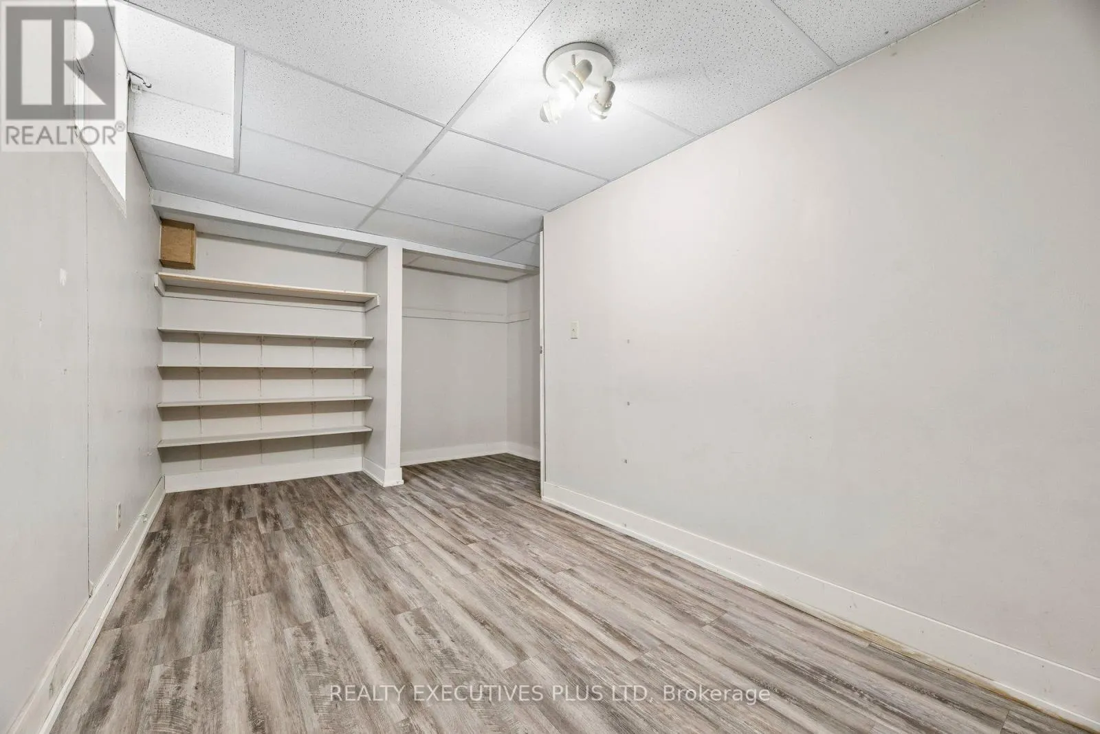 693 BARNES CRESCENT