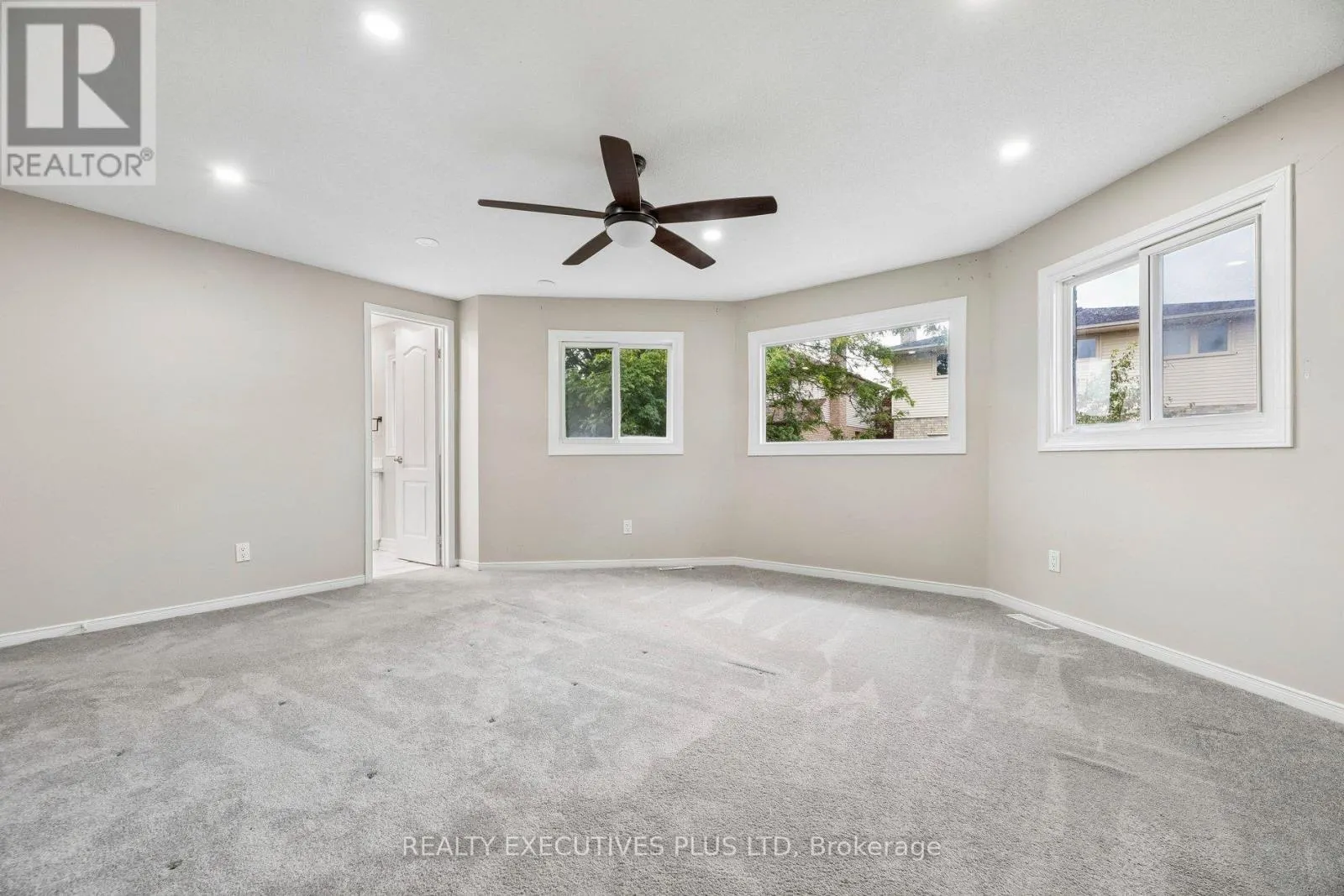 693 BARNES CRESCENT