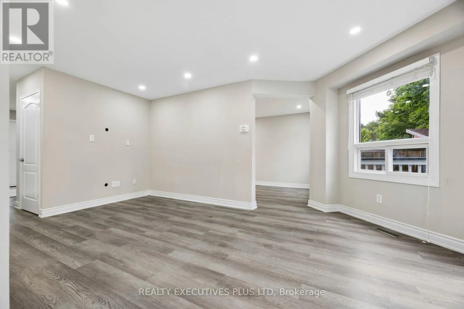 693 BARNES CRESCENT