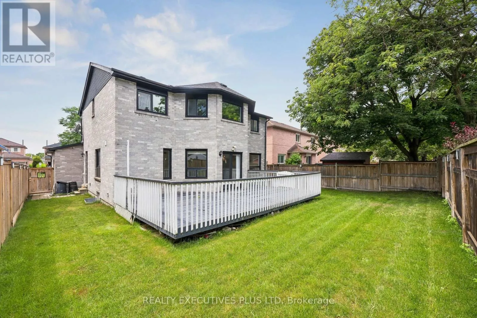 693 BARNES CRESCENT