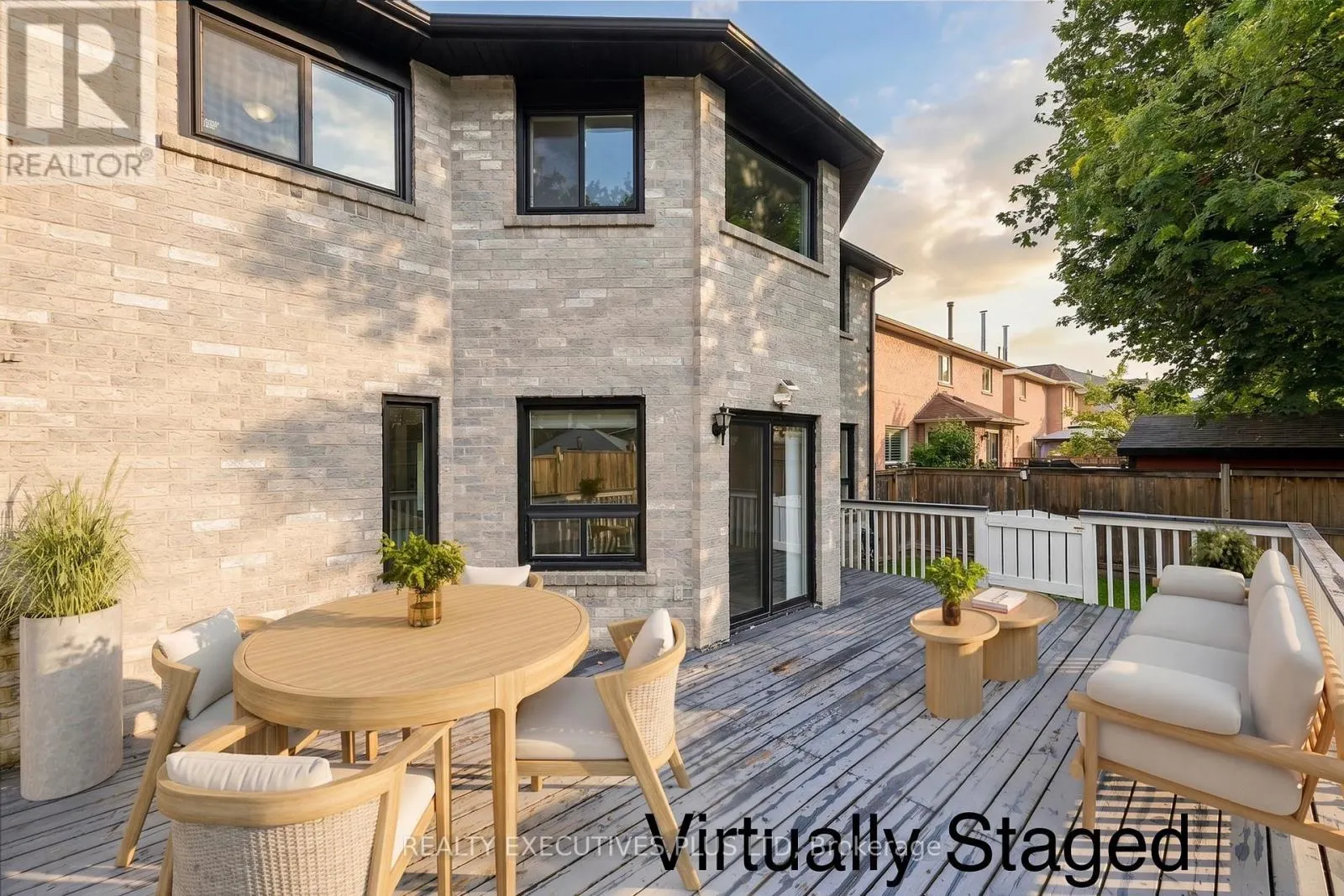 693 BARNES CRESCENT