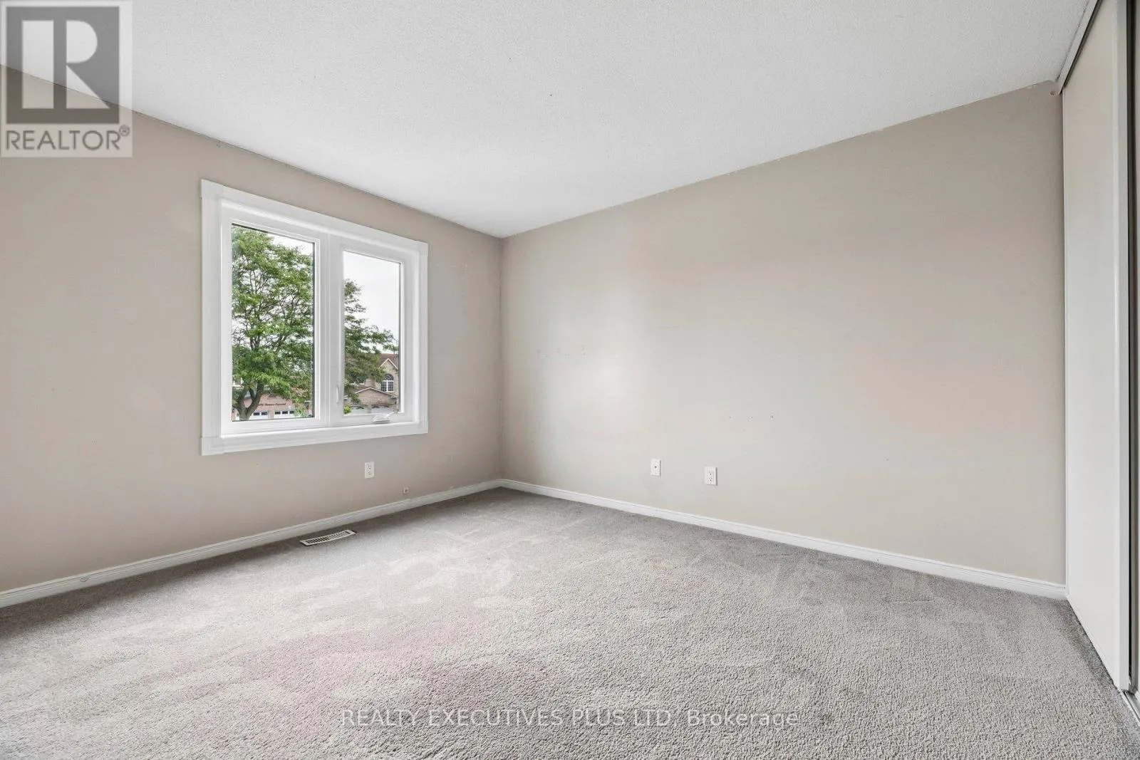 693 BARNES CRESCENT